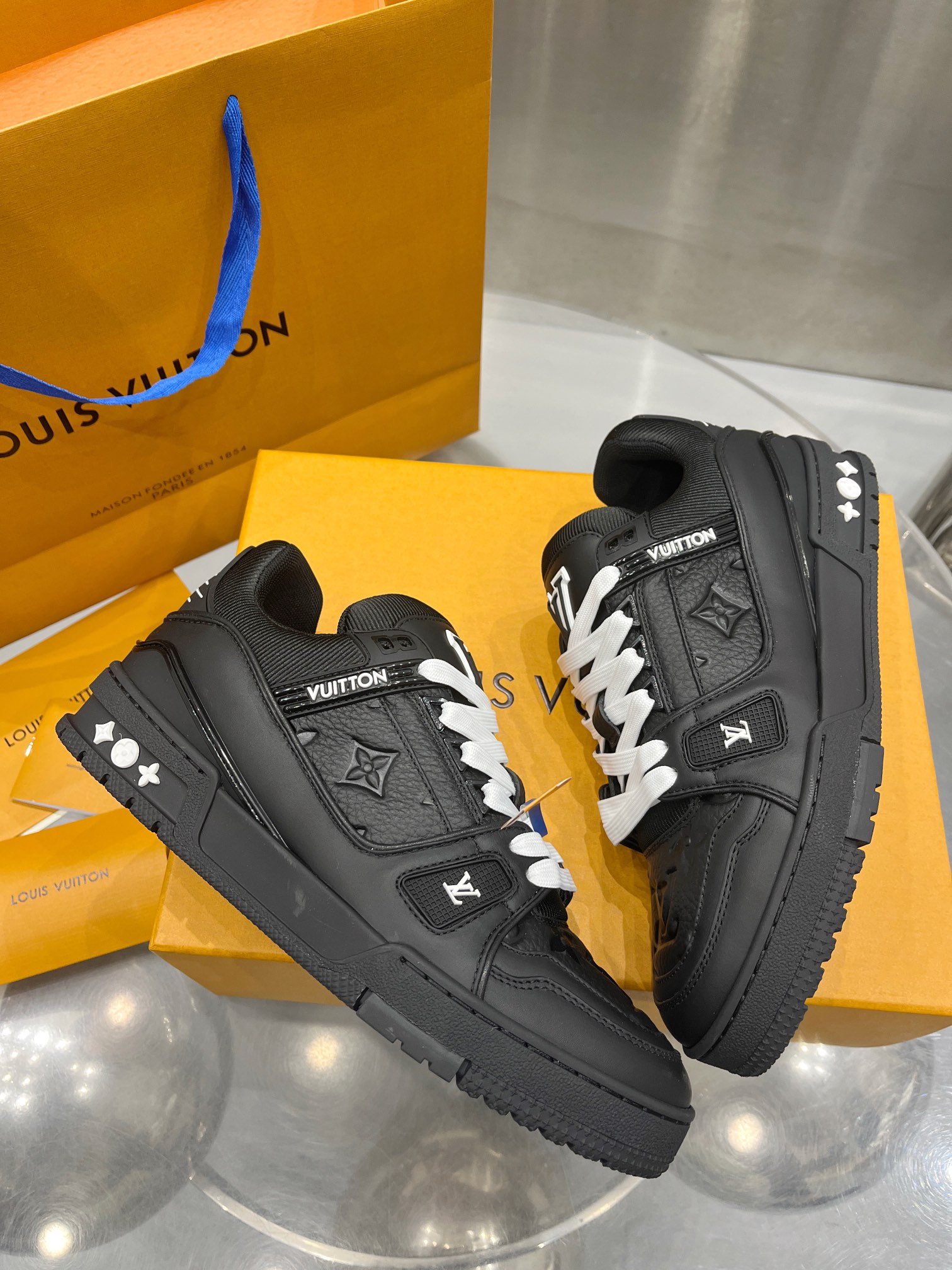 Louis Vuitton Male Basic Shoes L