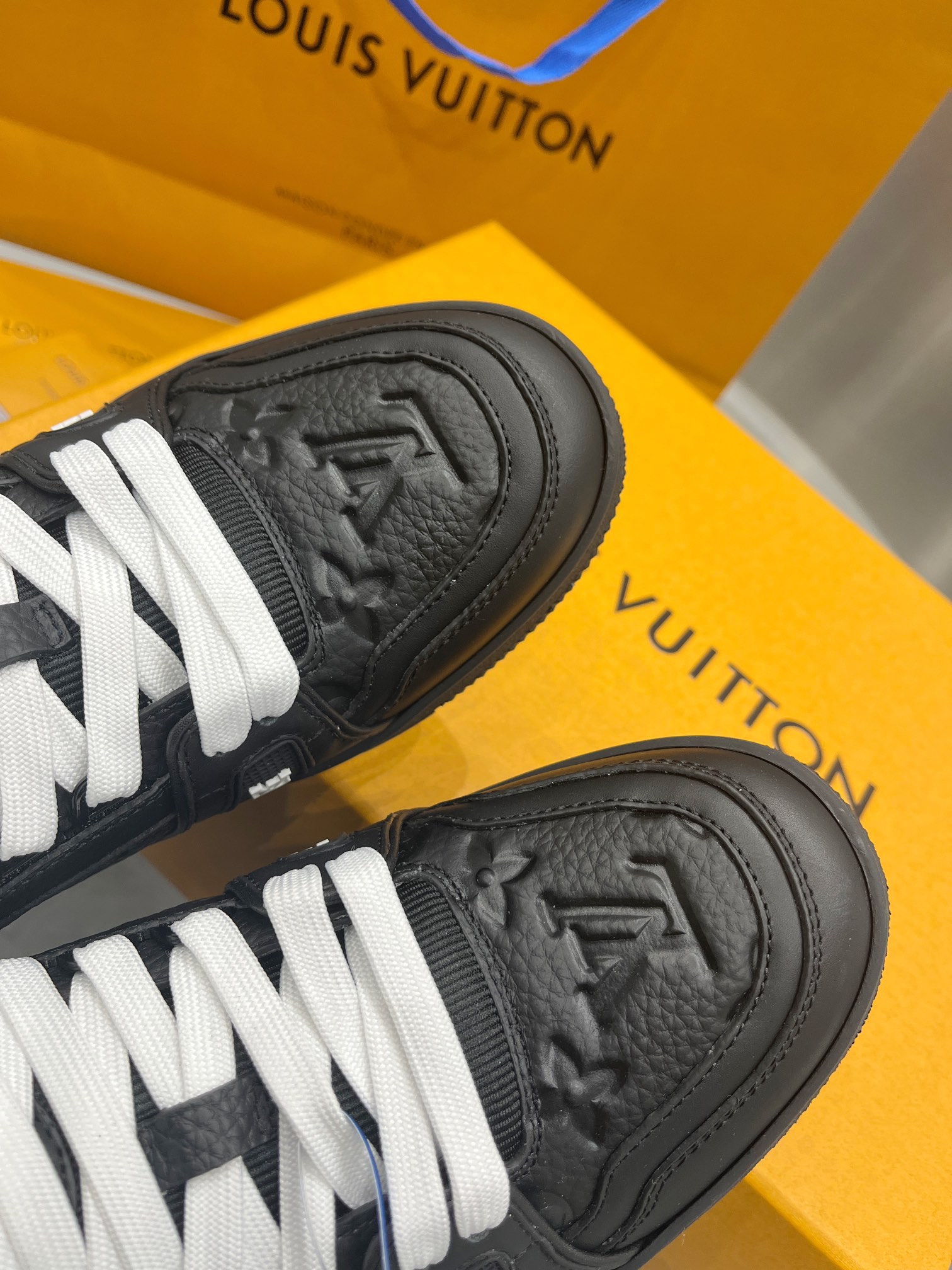 Louis Vuitton Male Basic Shoes L