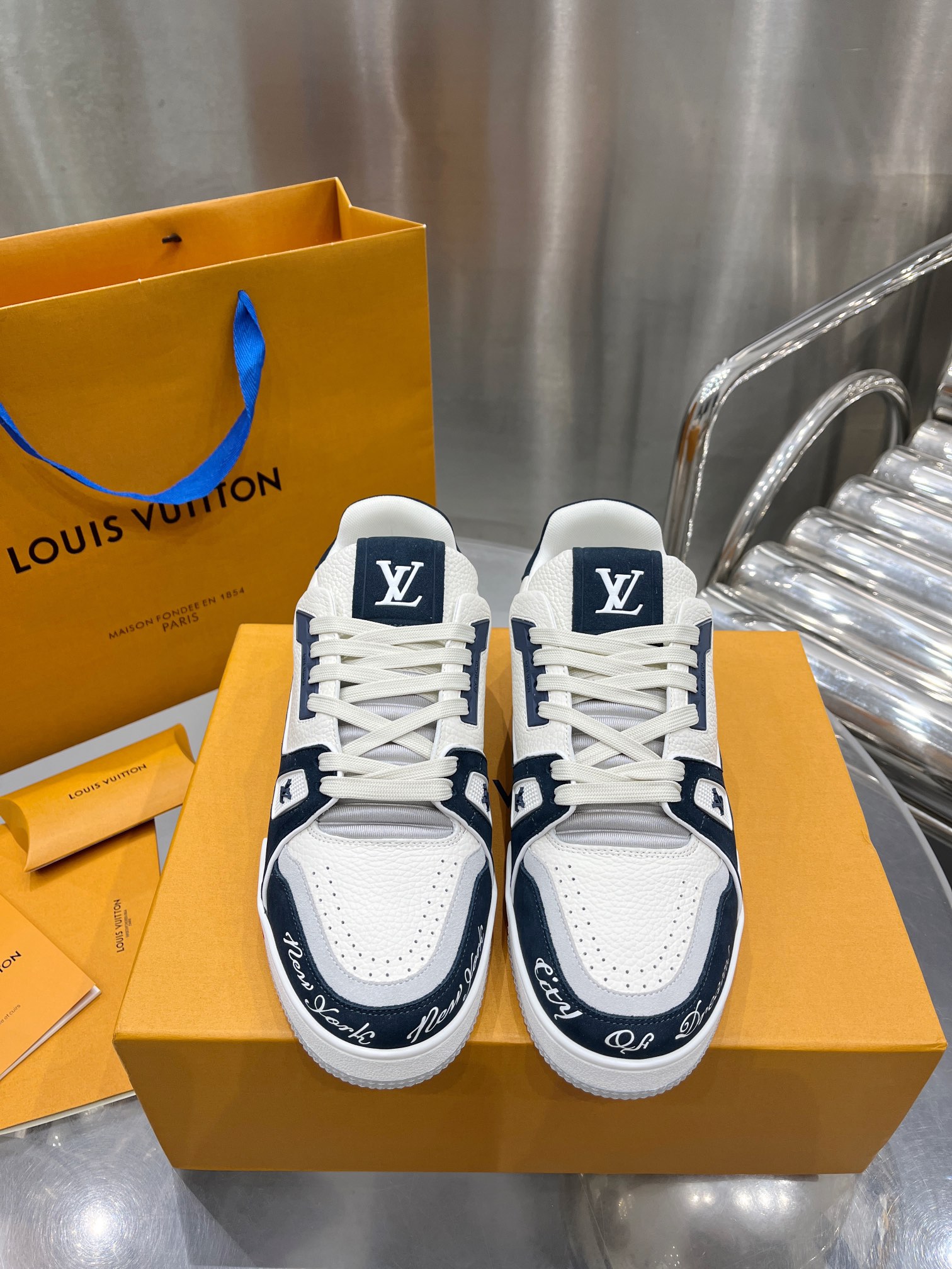 Louis Vuitton Male Basic Shoes L