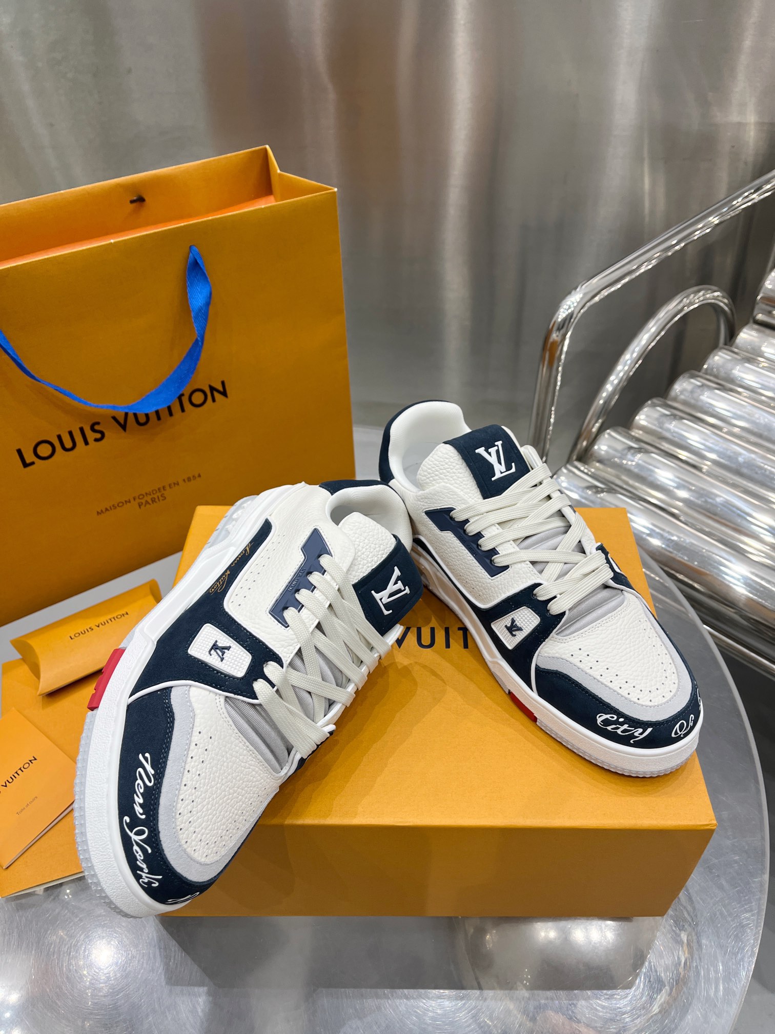 Louis Vuitton Male Basic Shoes L