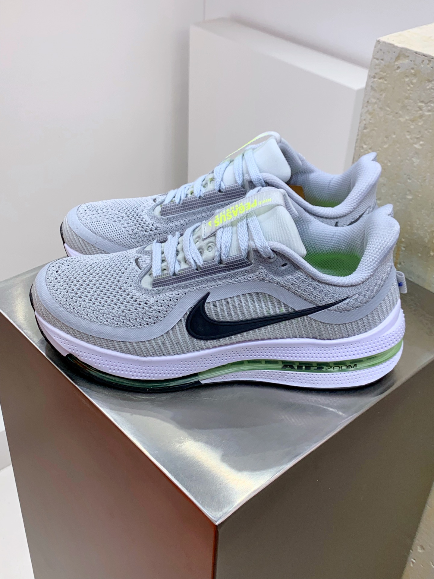 Male Running Shoes Shock Absorbing M-s