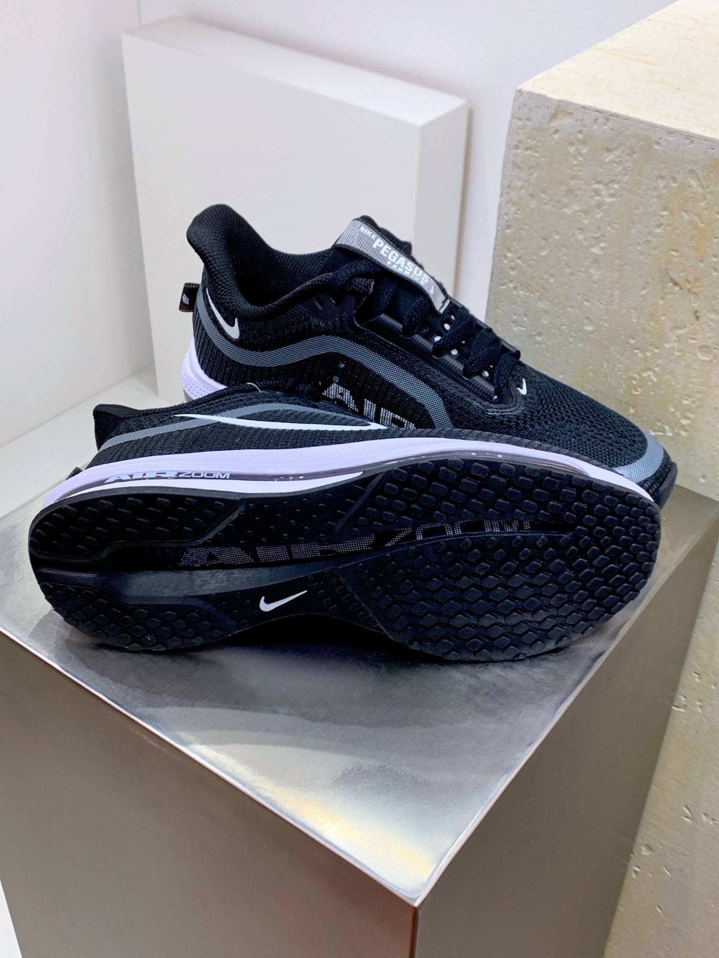 Male Running Shoes Shock Absorbing M-s