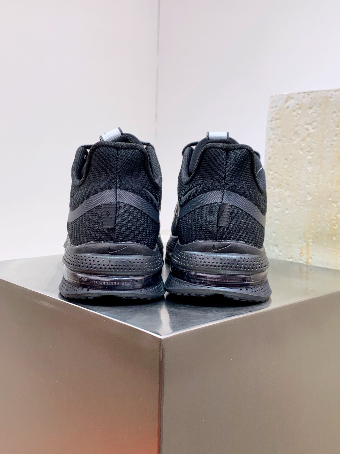 Male Running Shoes Shock Absorbing M-s