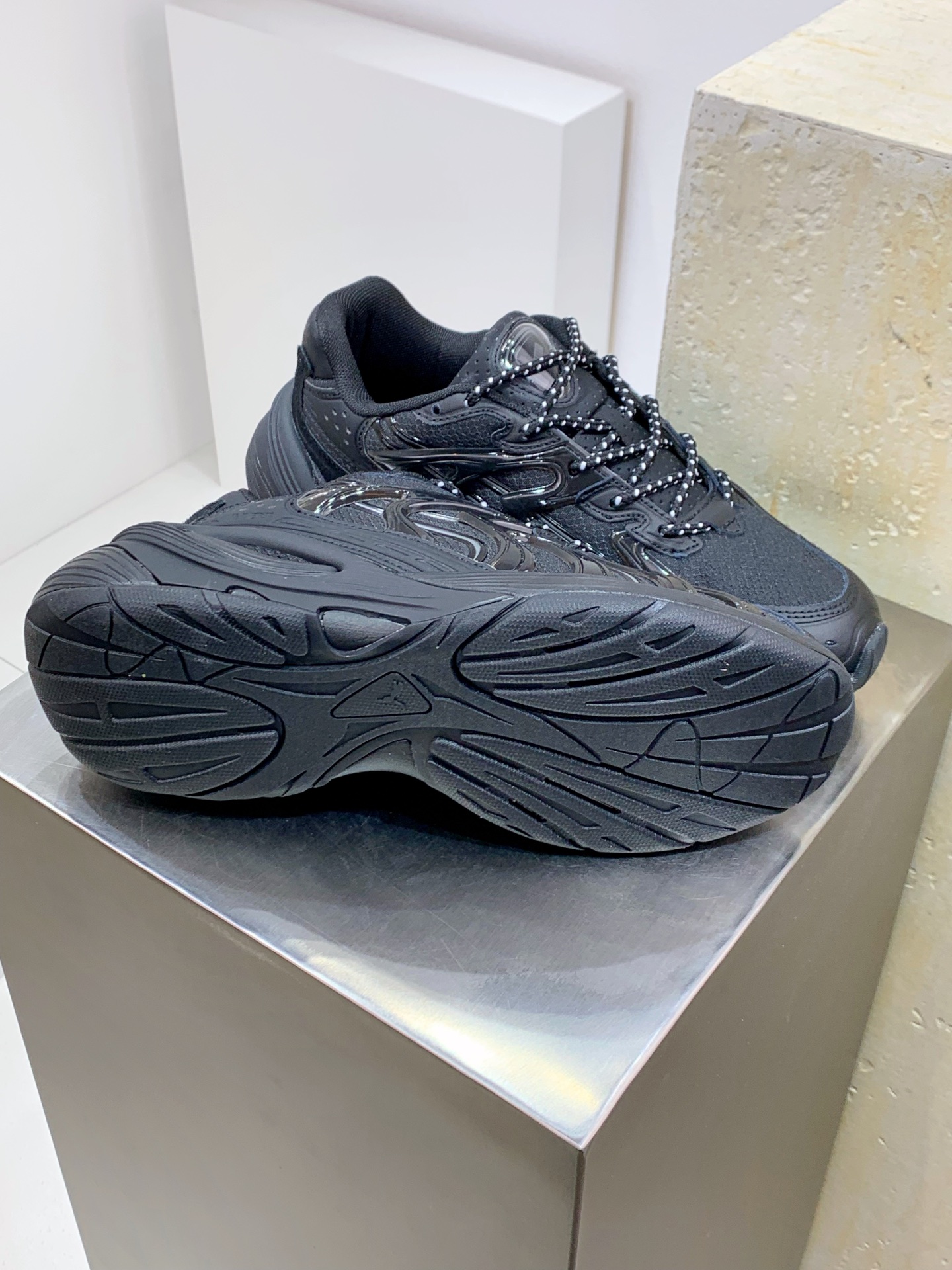 Male Running Shoes Black Shock Absorbing M-l-s