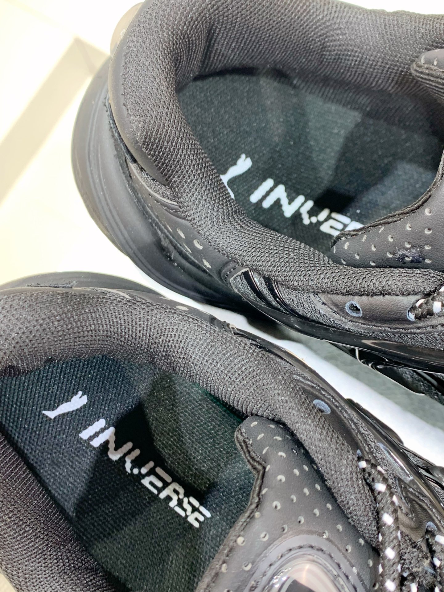 Male Running Shoes Black Shock Absorbing M-l-s