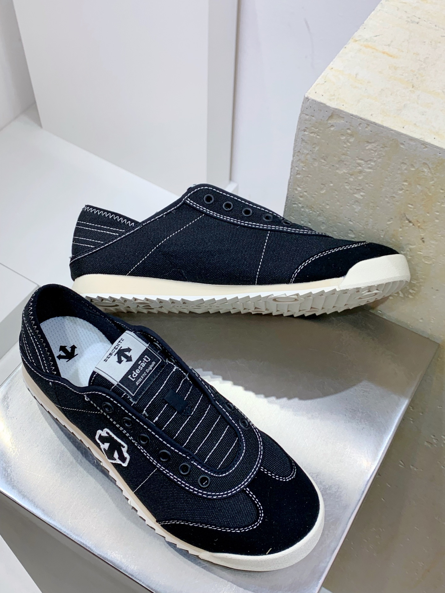 Descente Leather Shoes Cow Leather Breathable M-s