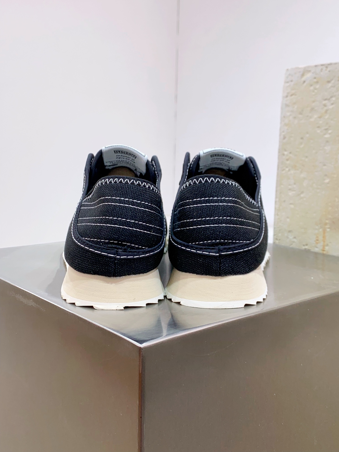 Descente Leather Shoes Cow Leather Breathable M-s