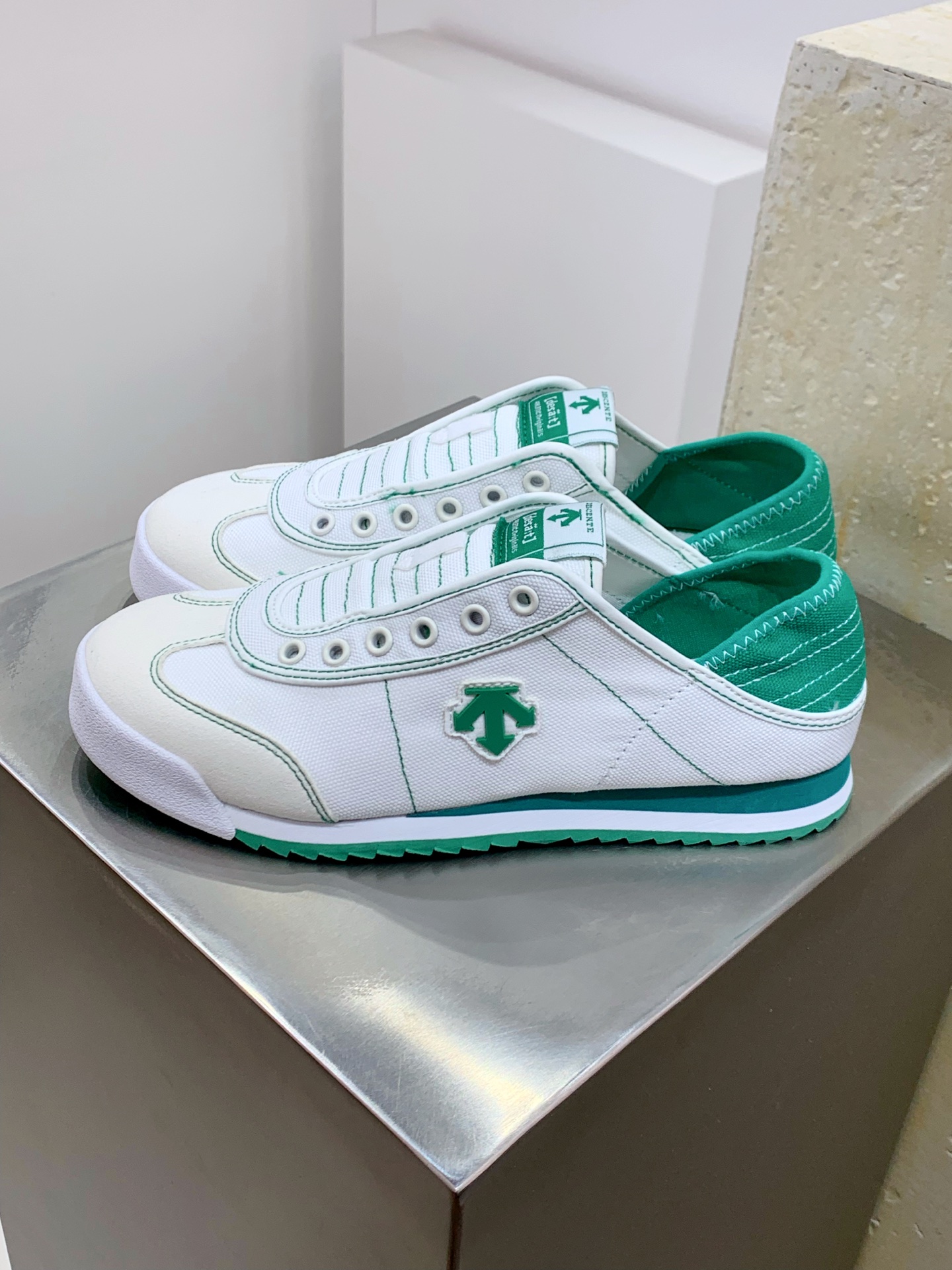 Descente Leather Shoes Cow Leather Breathable M-s