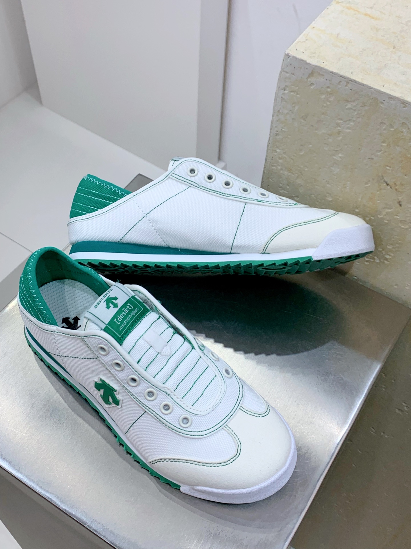 Descente Leather Shoes Cow Leather Breathable M-s