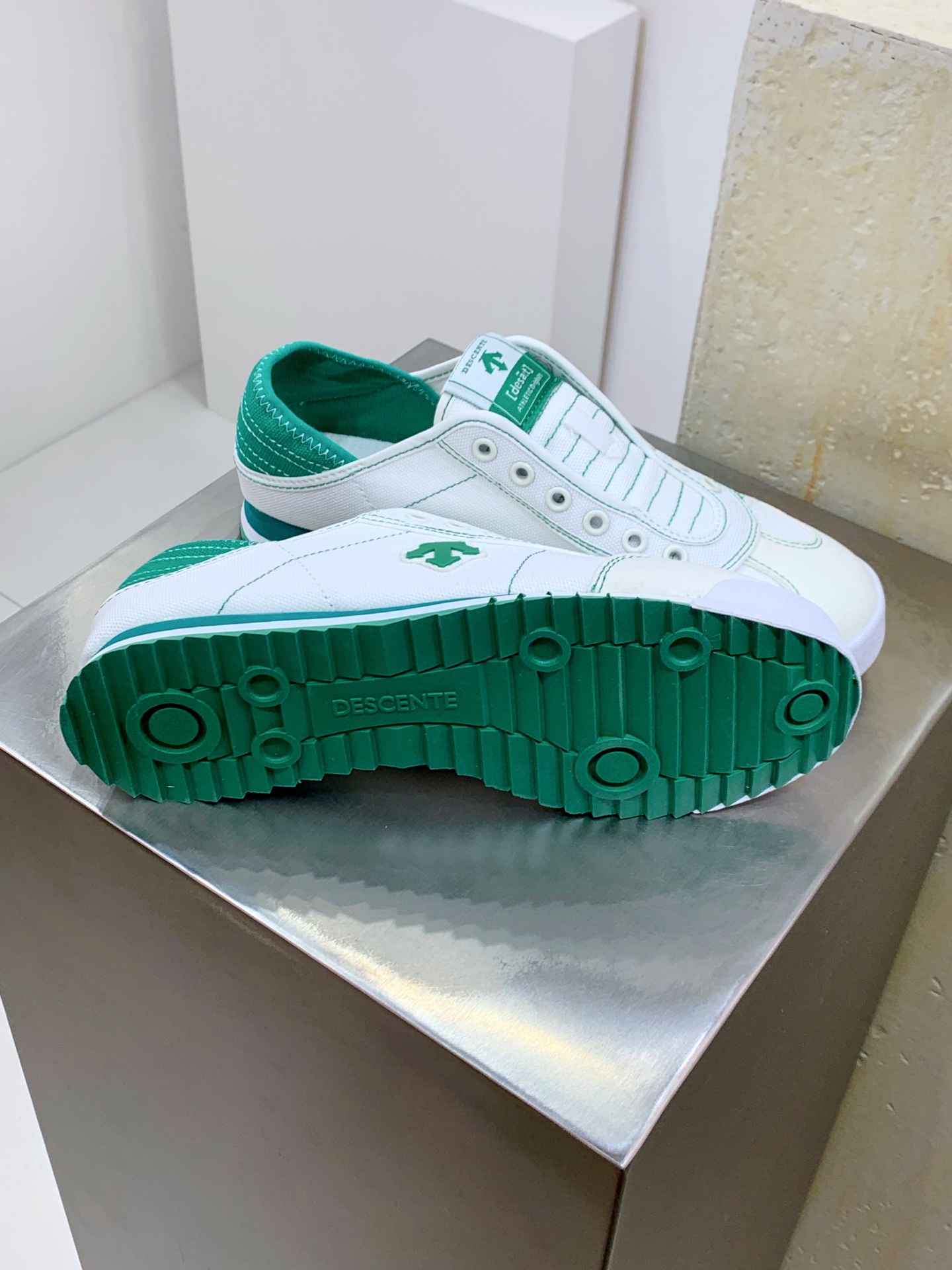 Descente Leather Shoes Cow Leather Breathable M-s