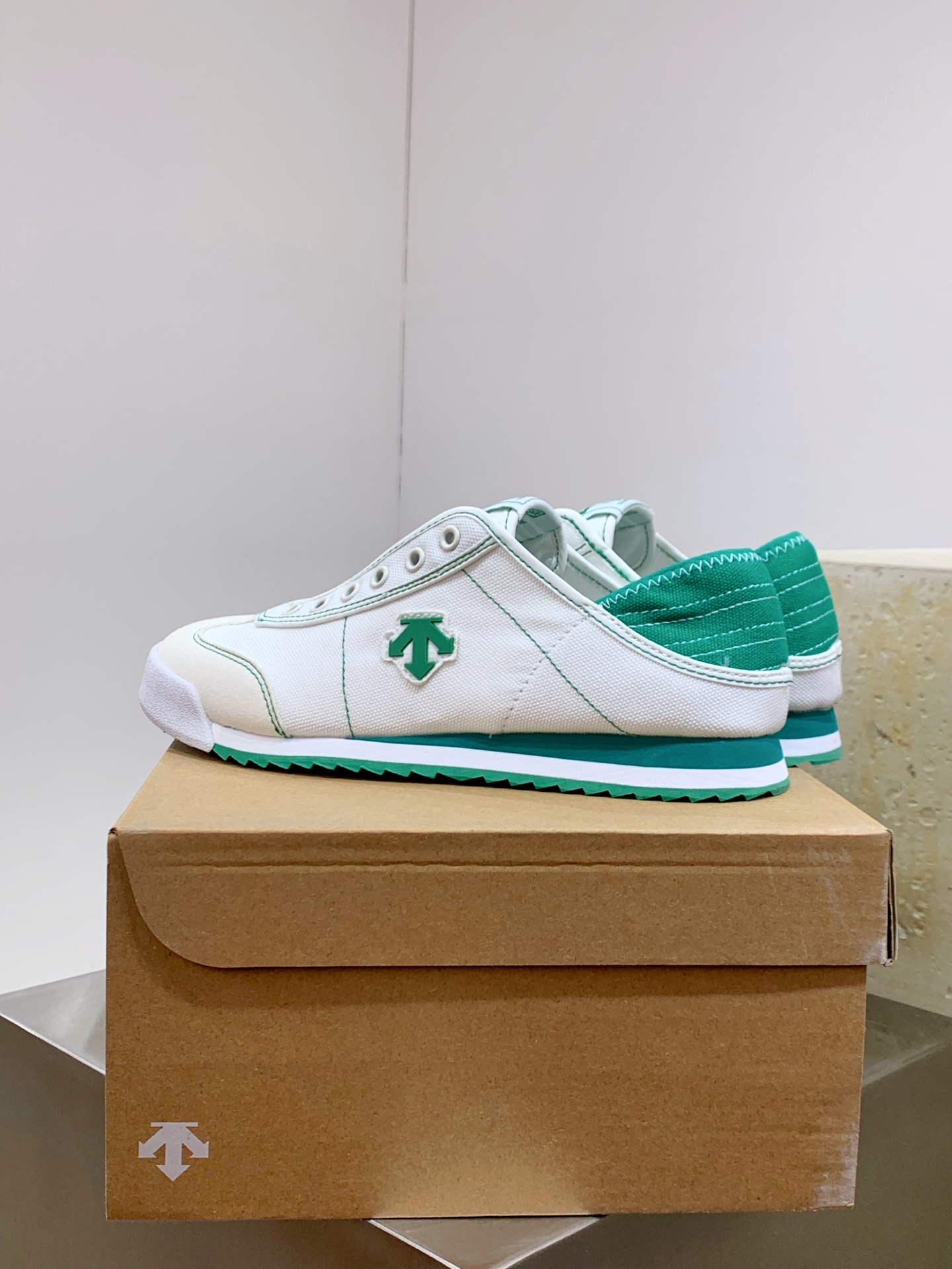 Descente Leather Shoes Cow Leather Breathable M-s