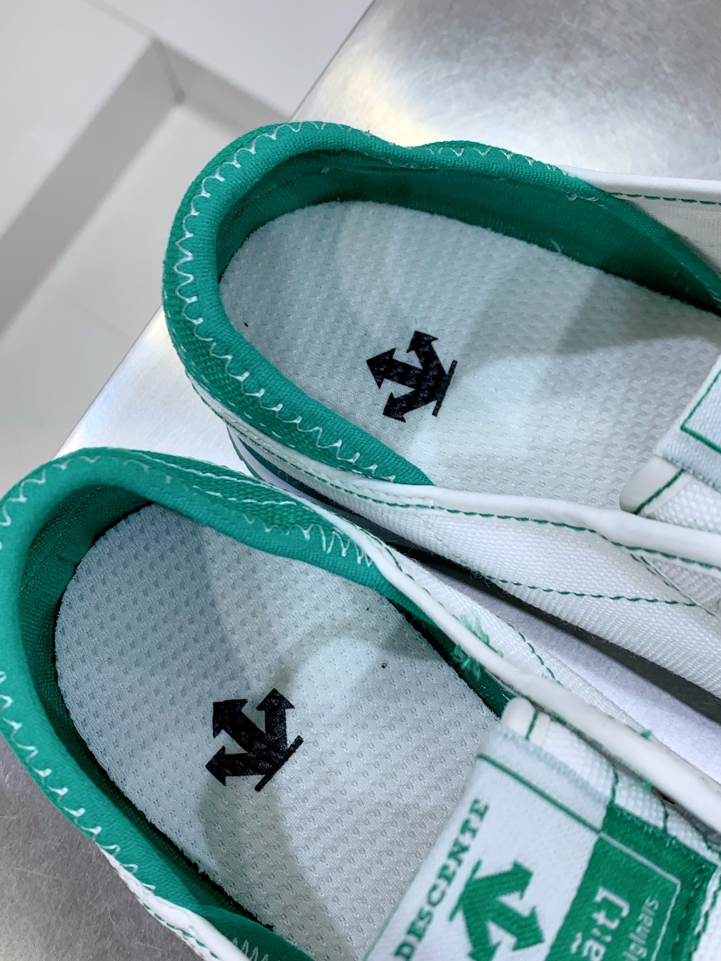 Descente Leather Shoes Cow Leather Breathable M-s