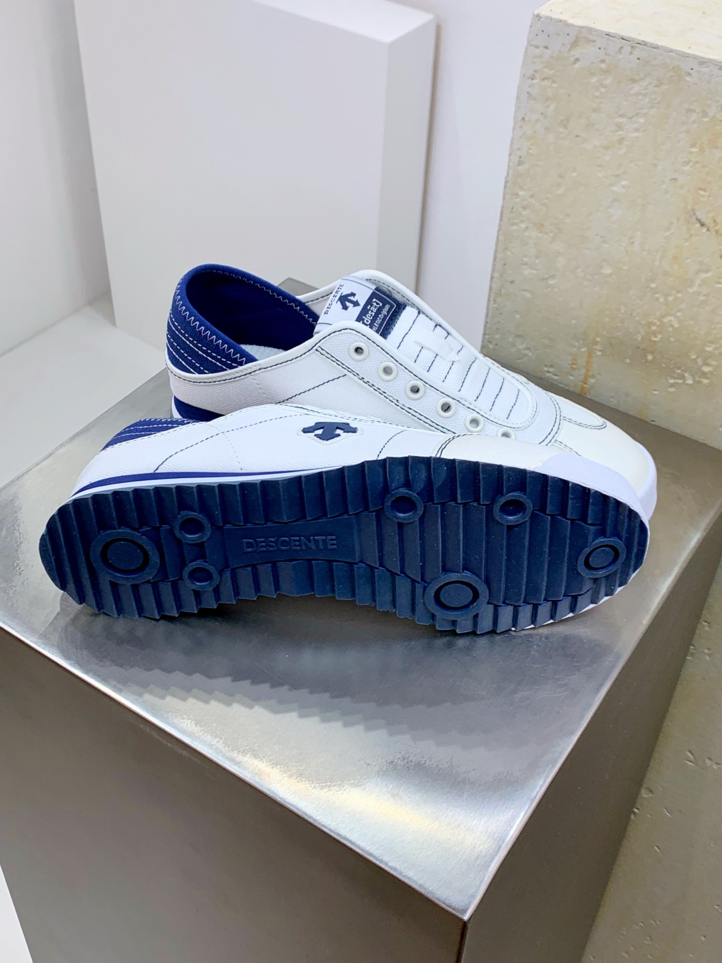 Descente Leather Shoes Cow Leather Breathable M-s