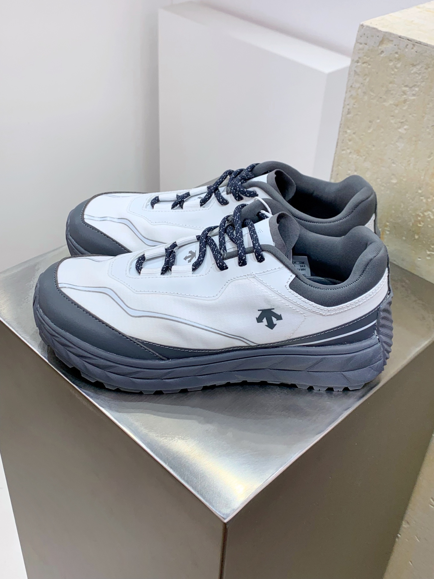 Descente Female Sneakers S