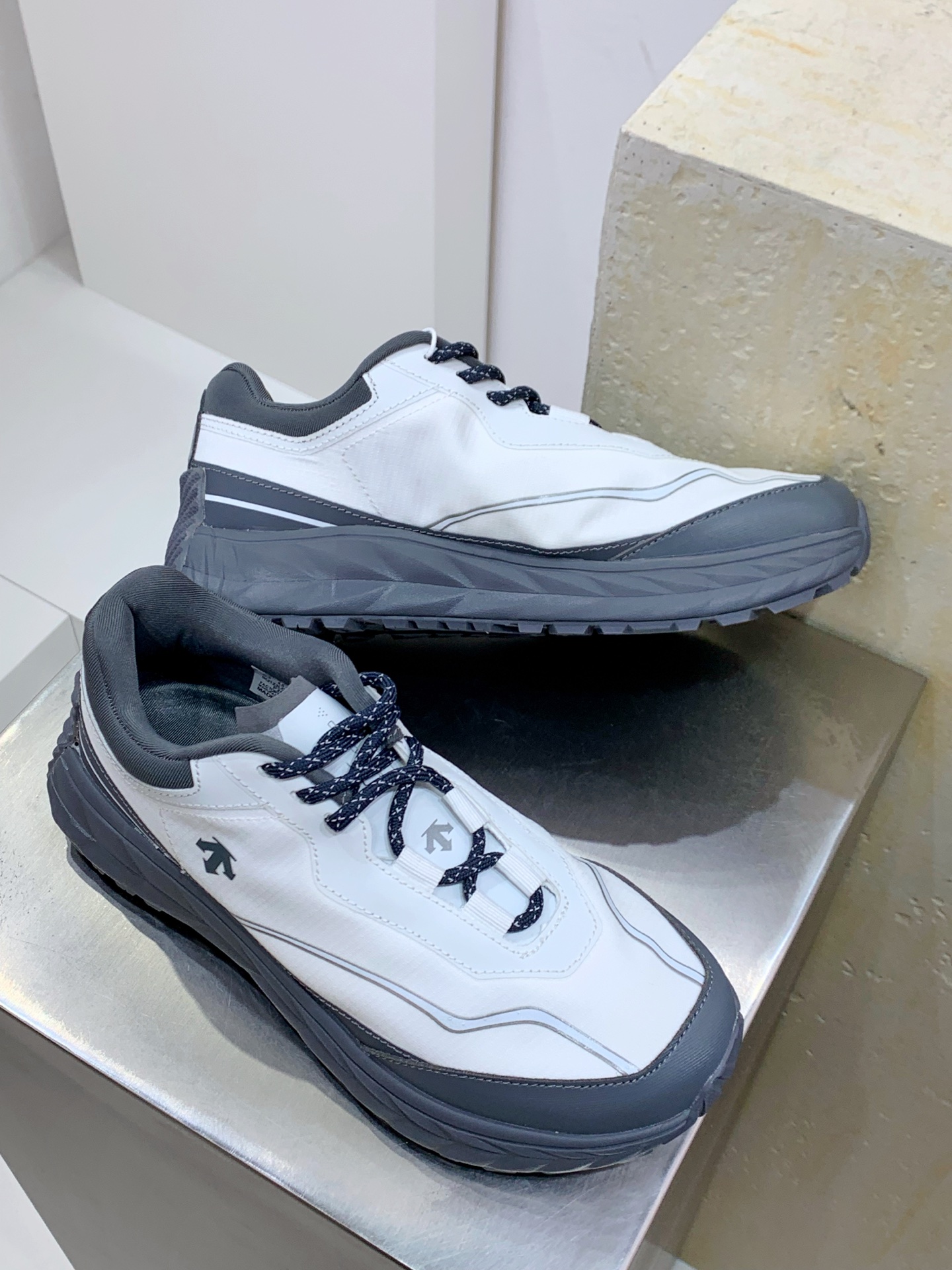 Descente Female Sneakers S