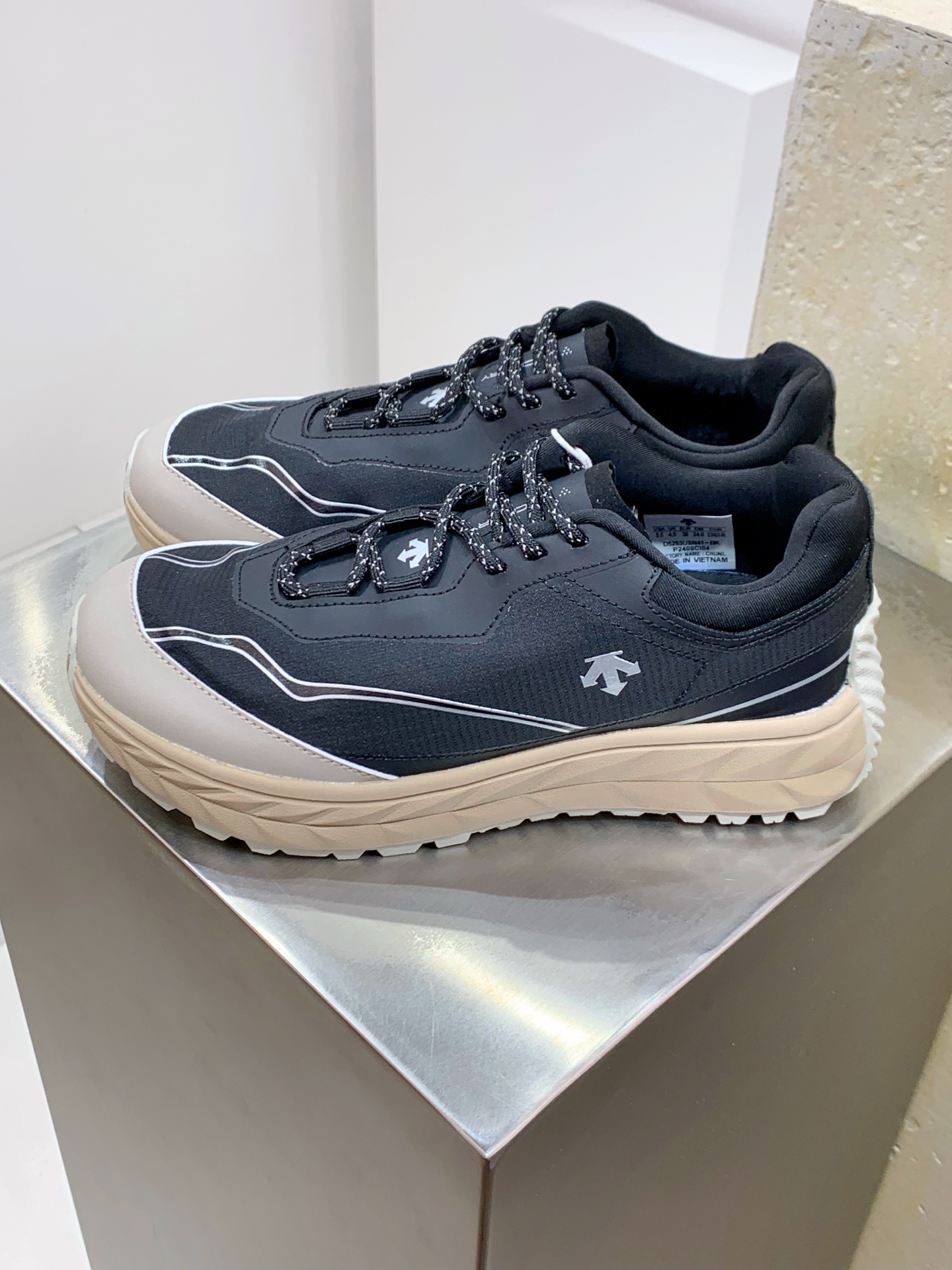 Descente Female Sneakers S