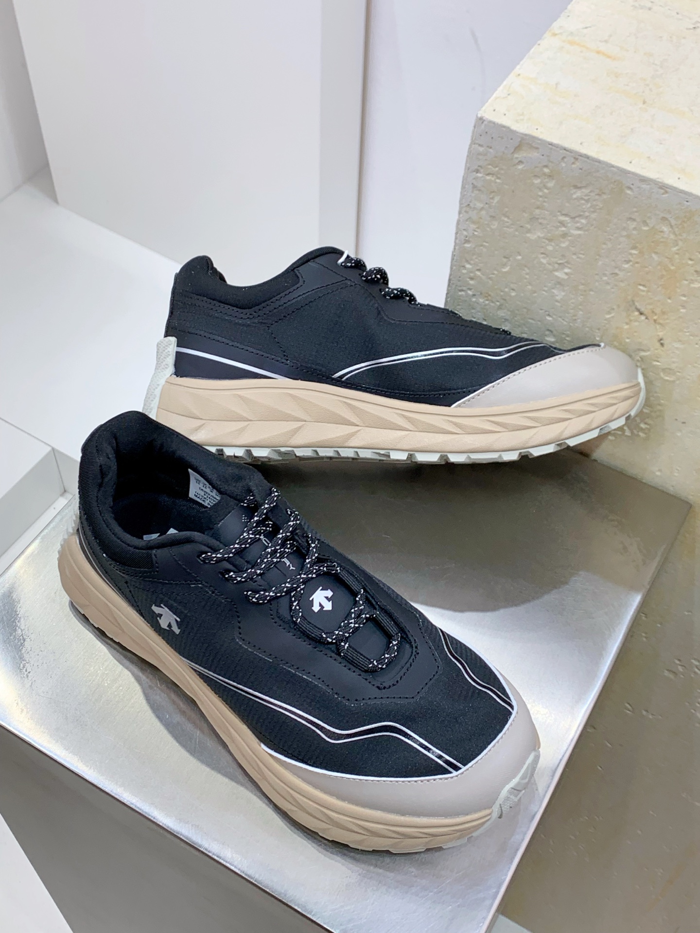 Descente Female Sneakers S