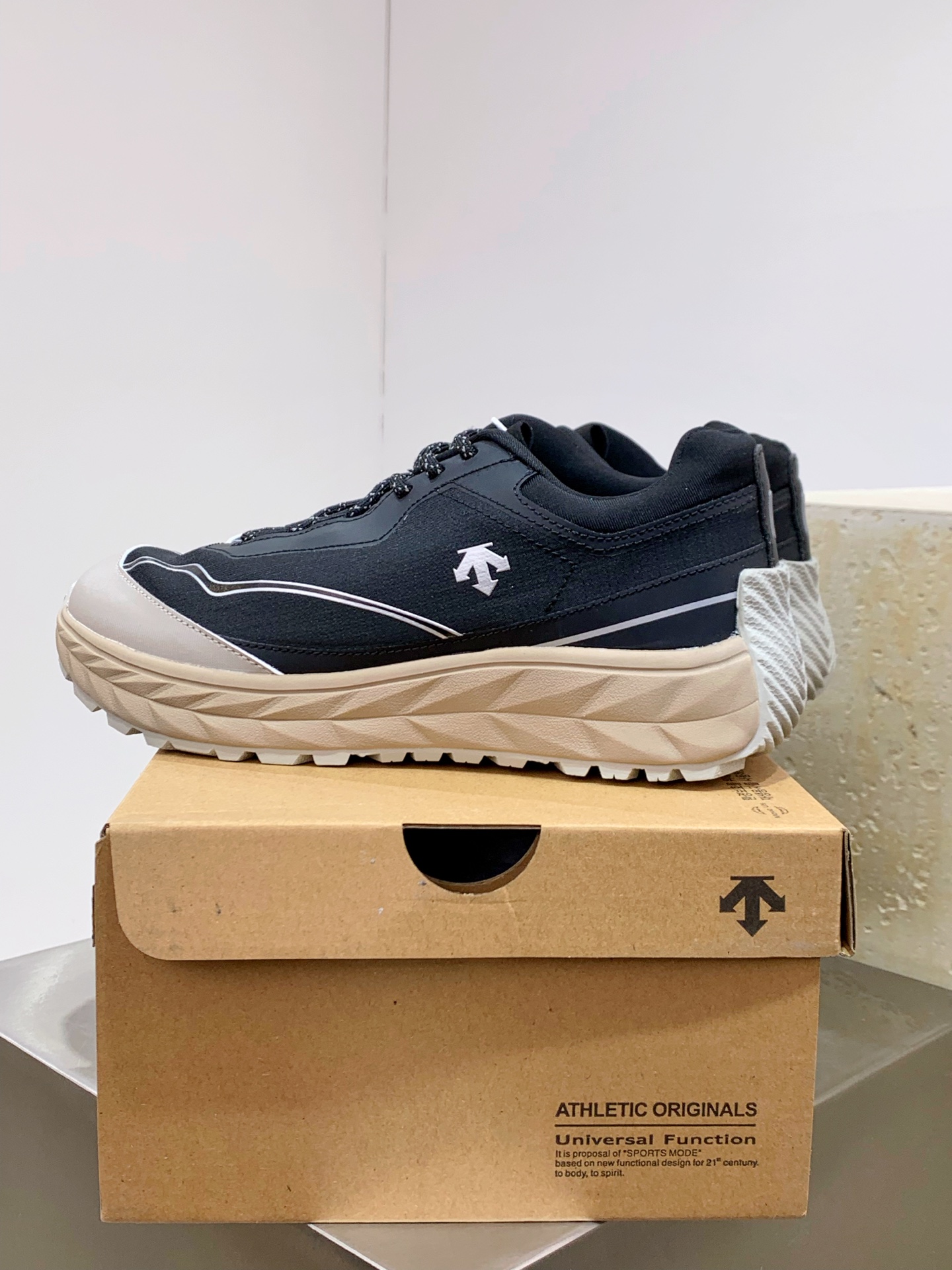 Descente Female Sneakers S