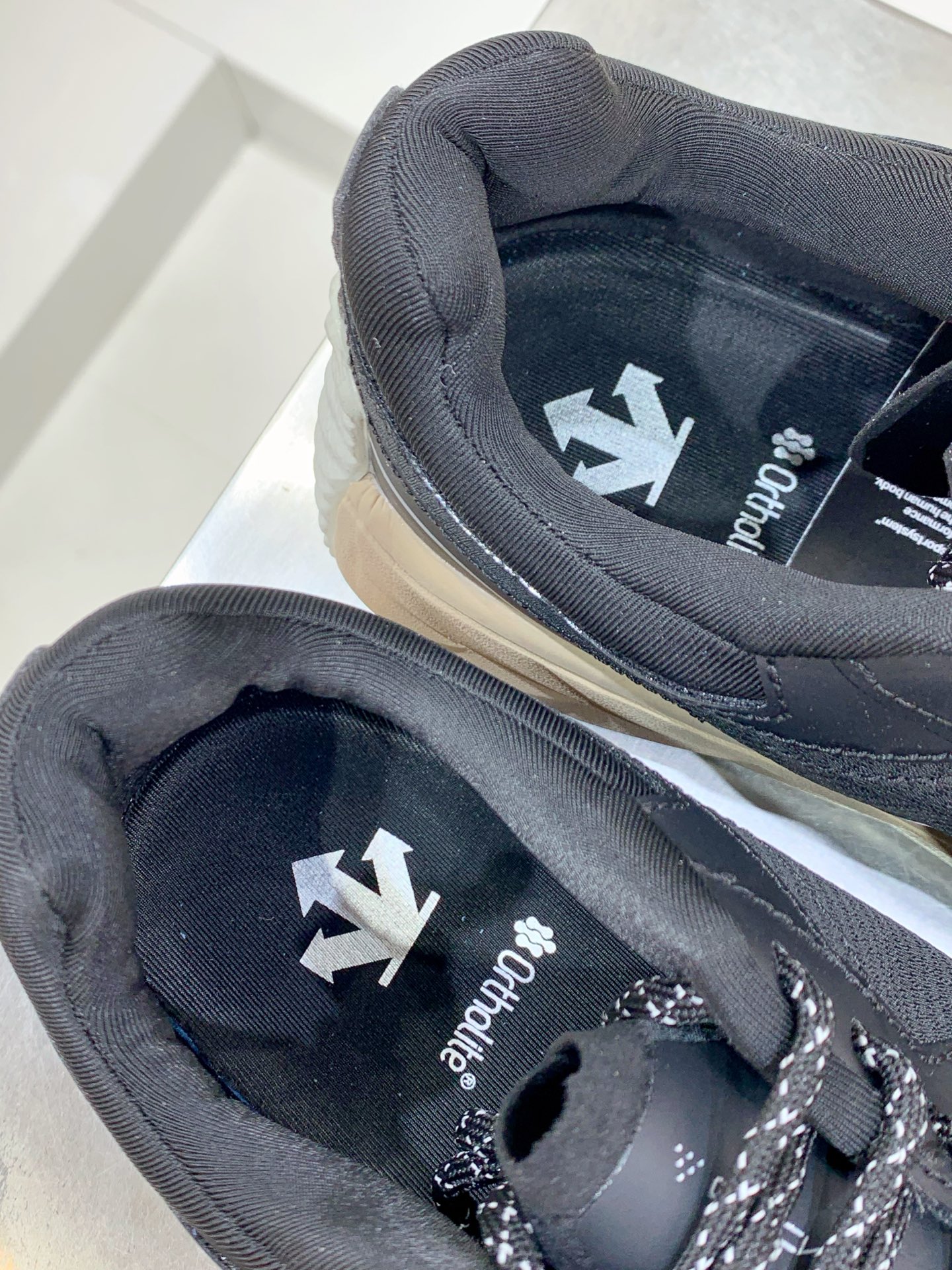 Descente Female Sneakers S