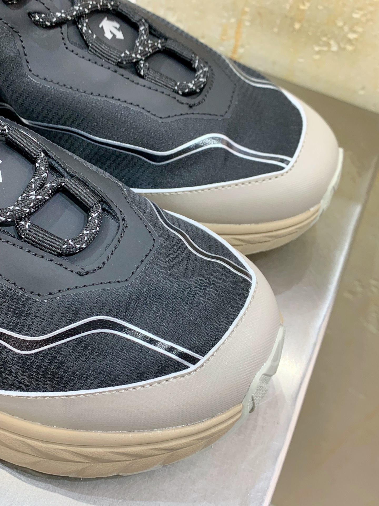 Descente Female Sneakers S