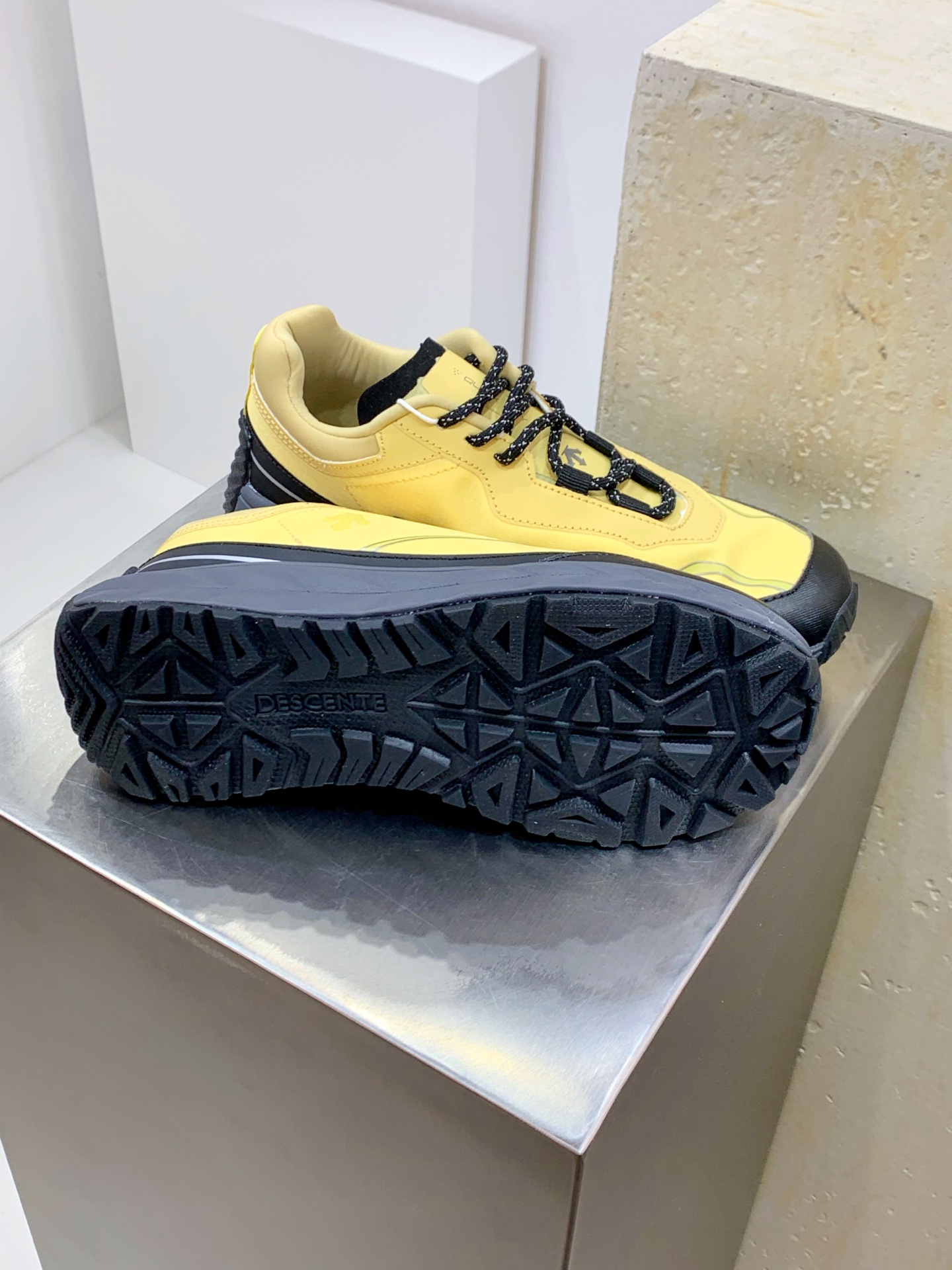 Descente Female Sneakers S