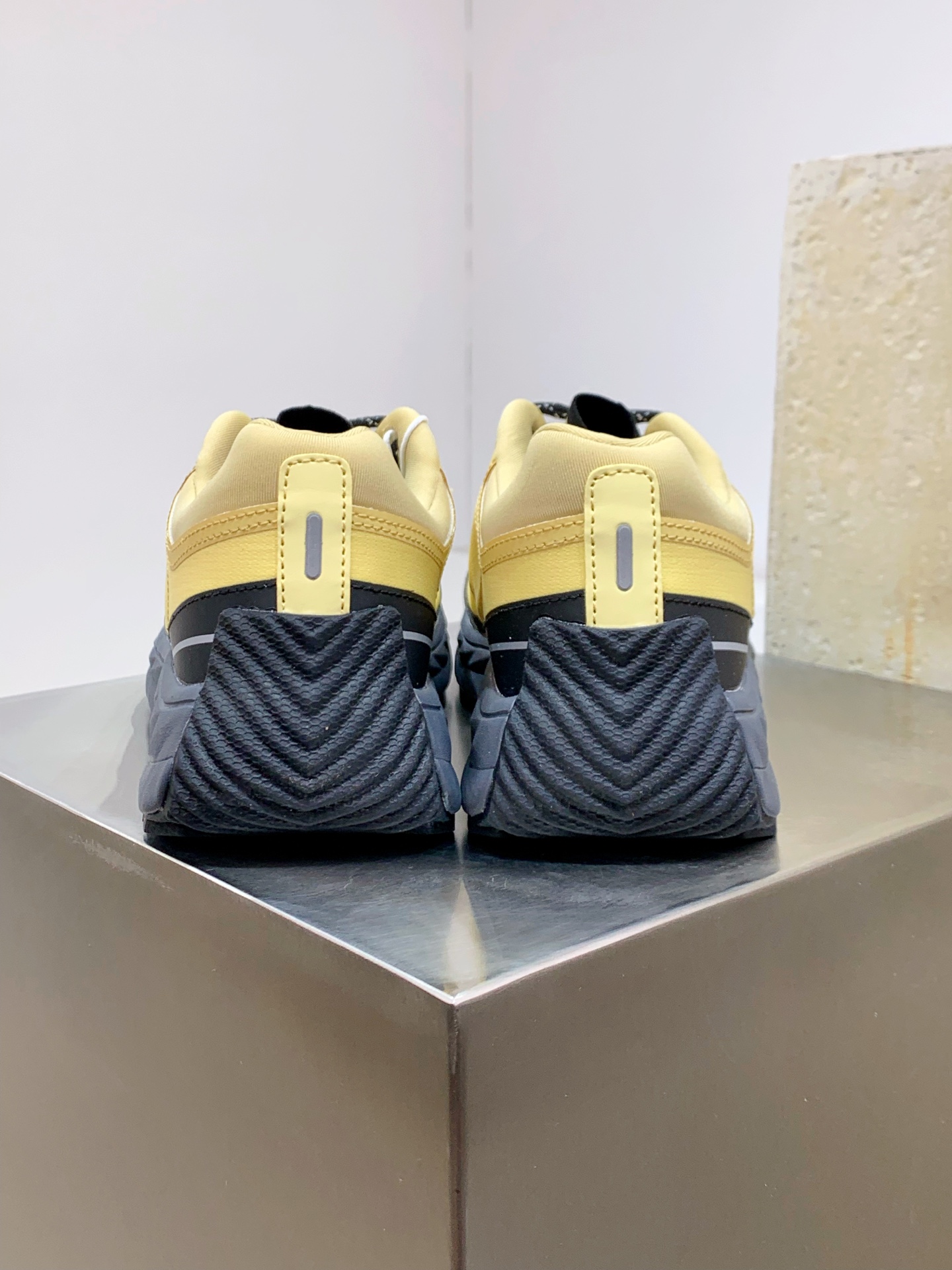 Descente Female Sneakers S