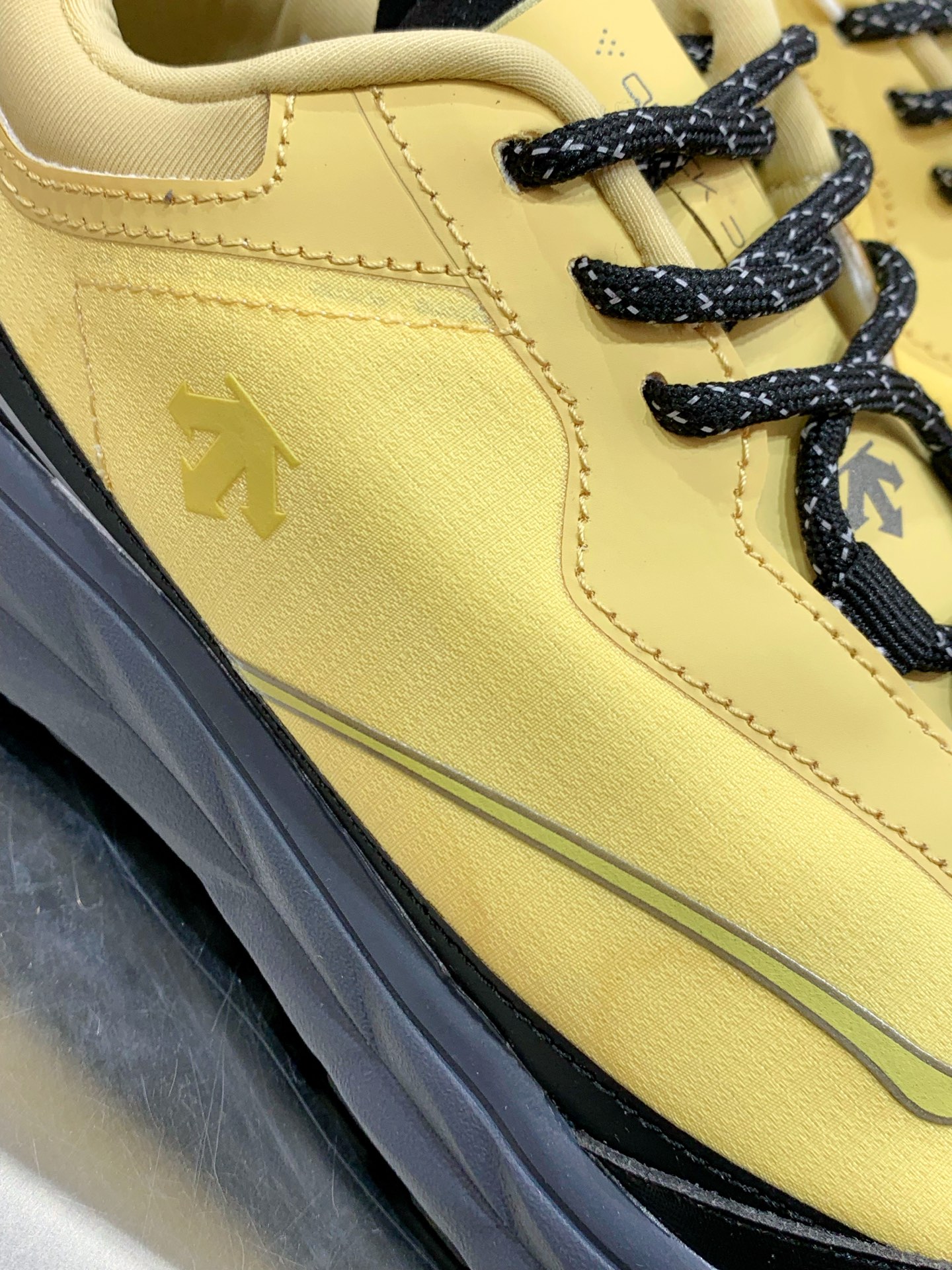 Descente Female Sneakers S