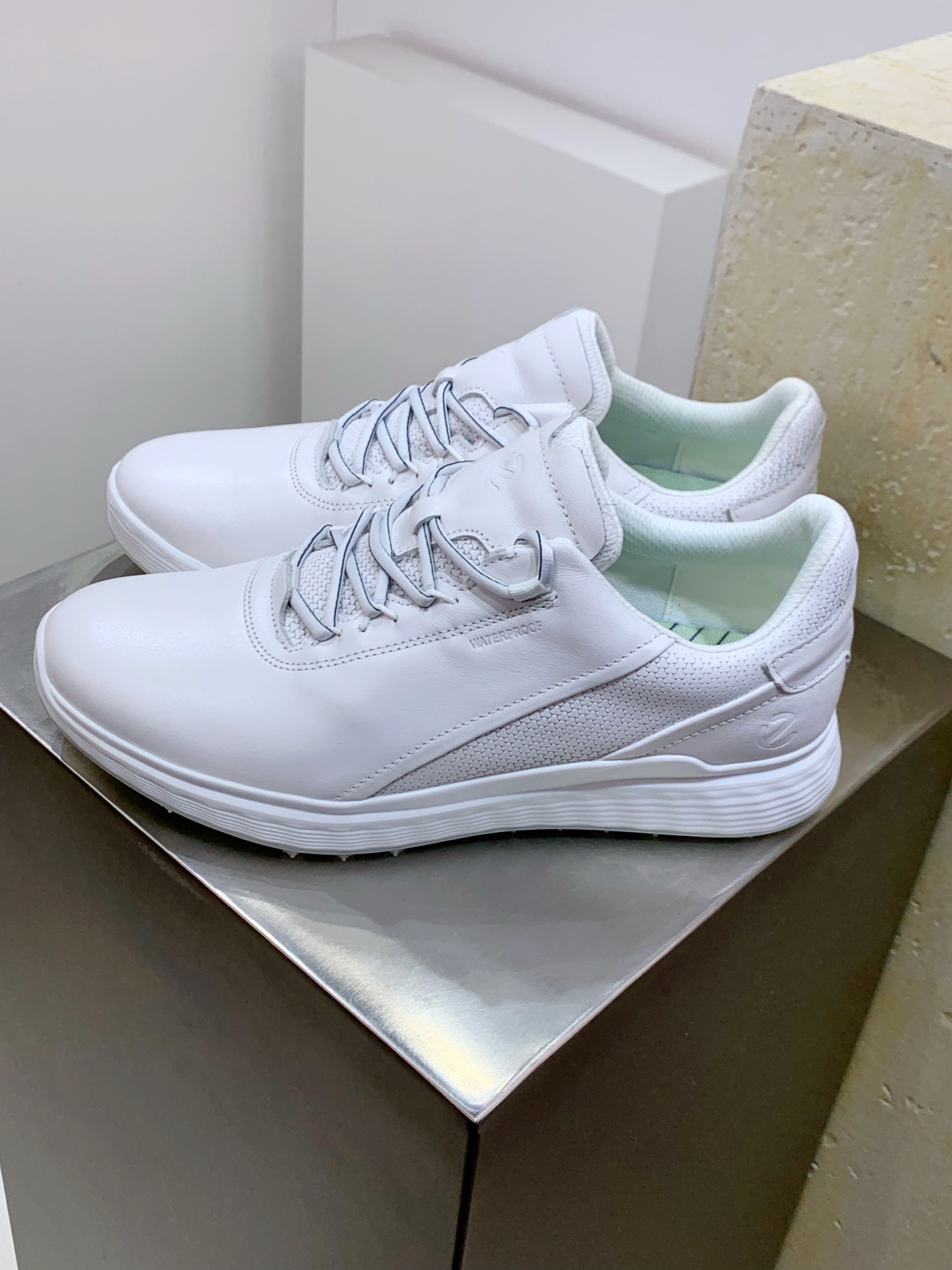 Male Sneakers M