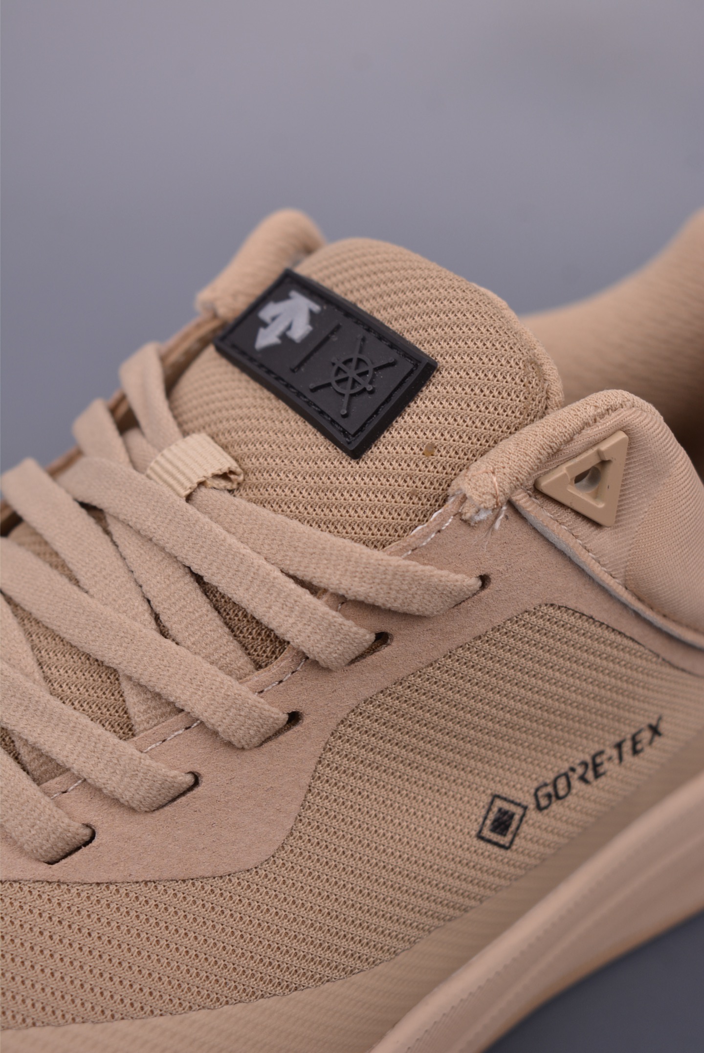 Descente Male Running Shoes Breathable M-l-s