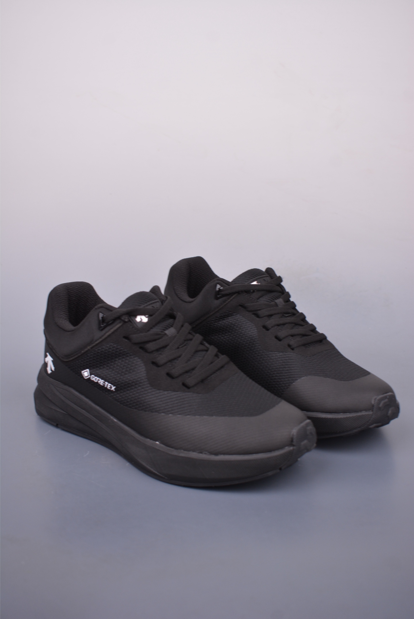 Descente Male Running Shoes Breathable M-l-s