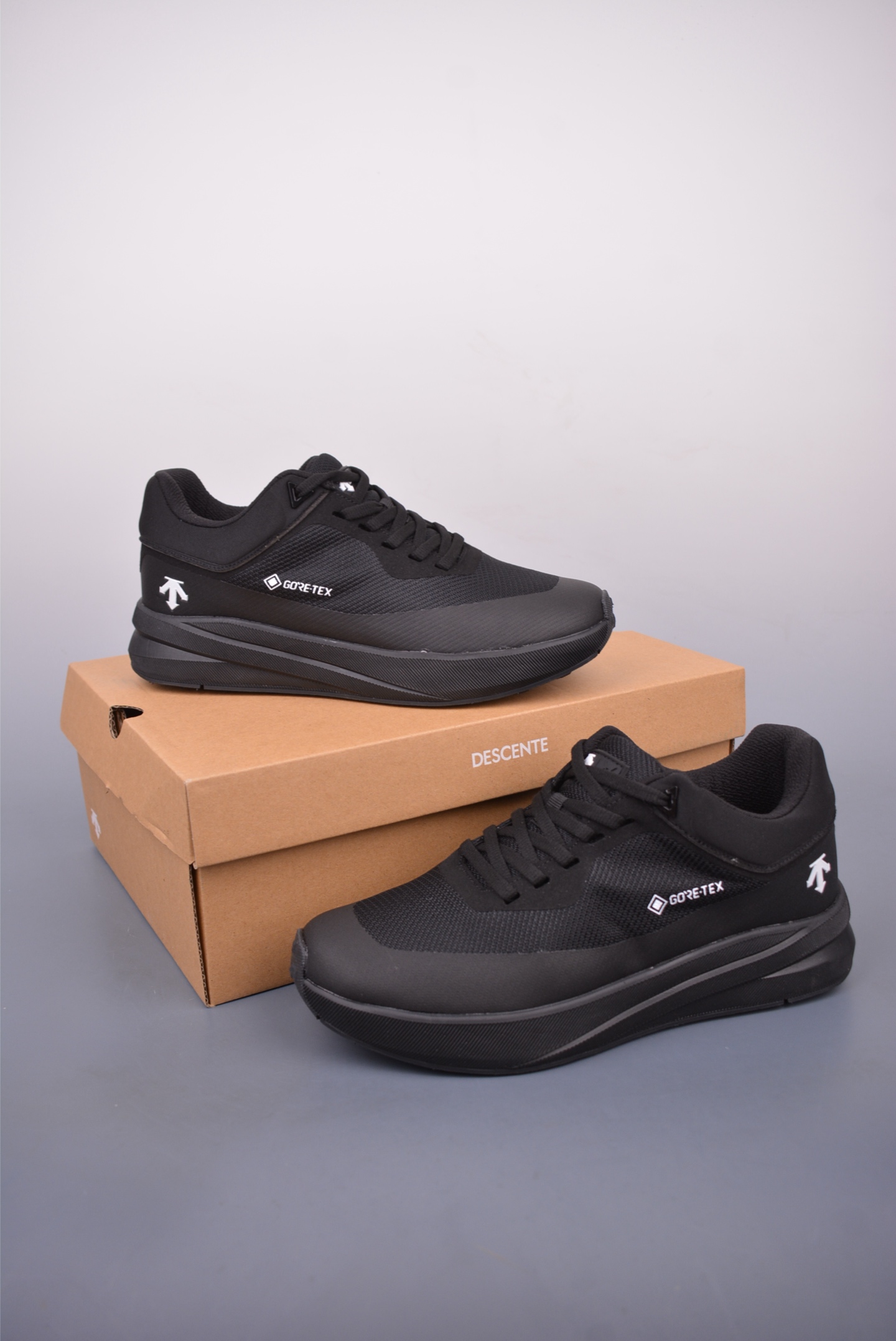 Descente Male Running Shoes Breathable M-l-s