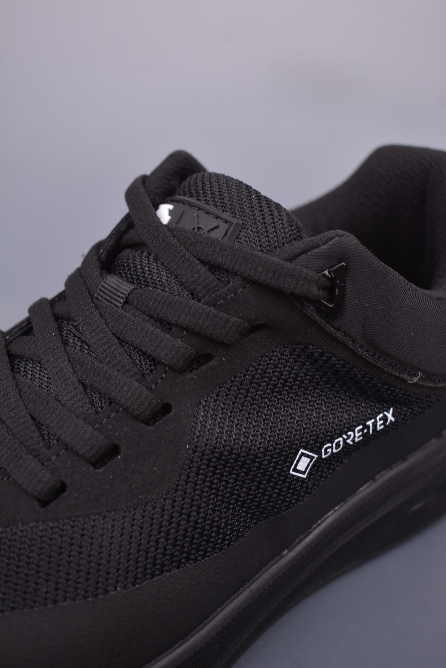 Descente Male Running Shoes Breathable M-l-s