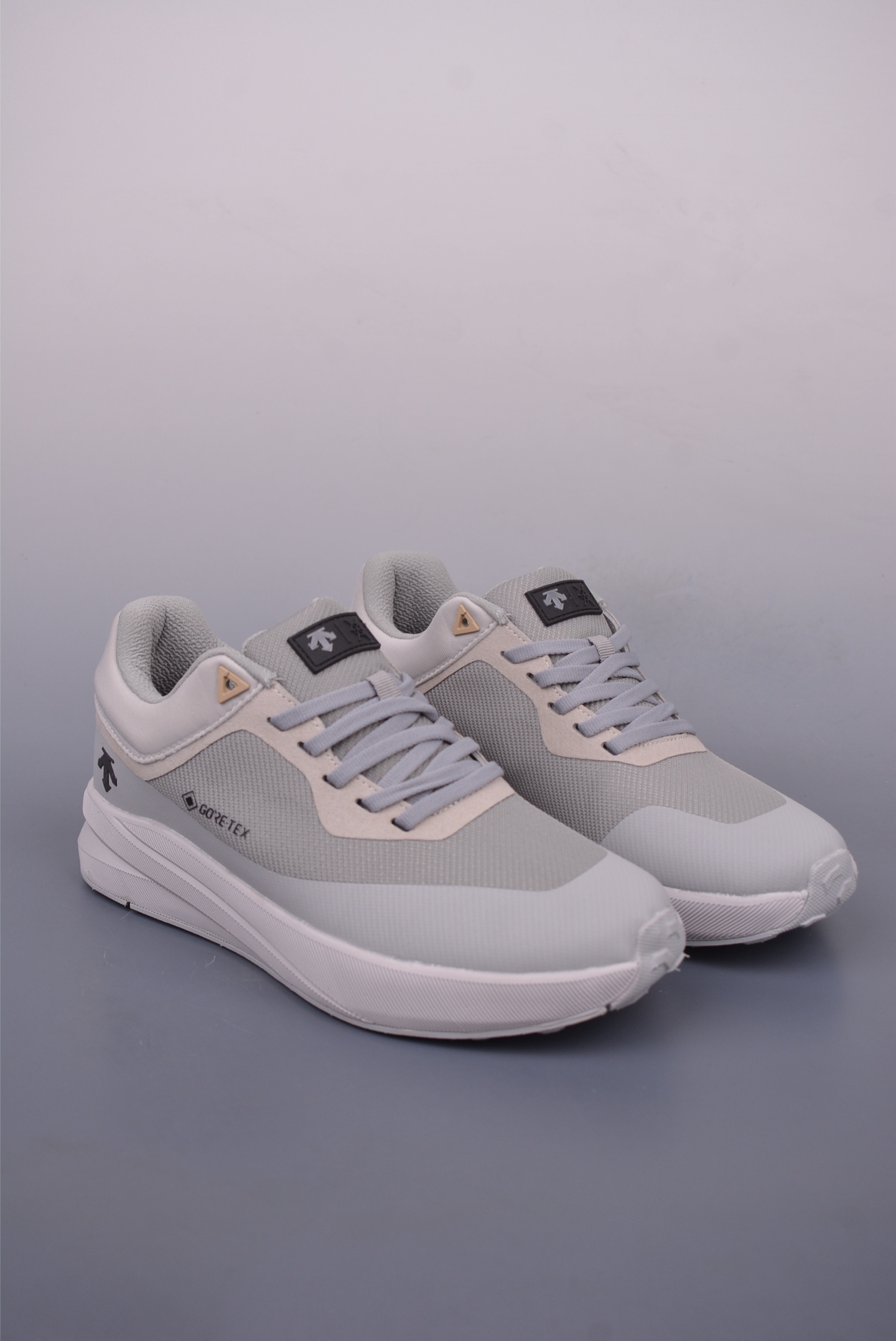 Descente Male Running Shoes Breathable M-l-s