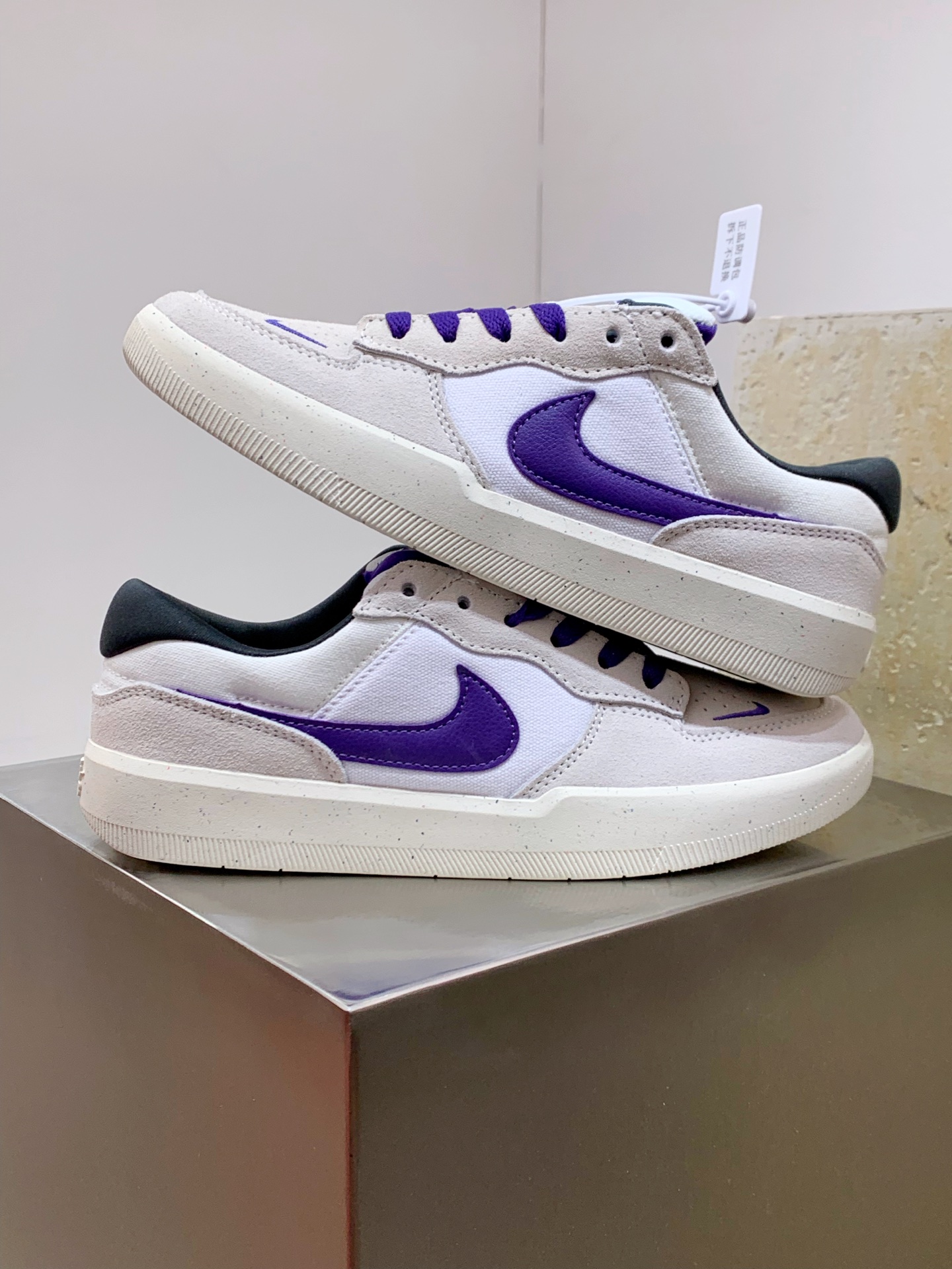 Nike Basic Shoes Gray L-s