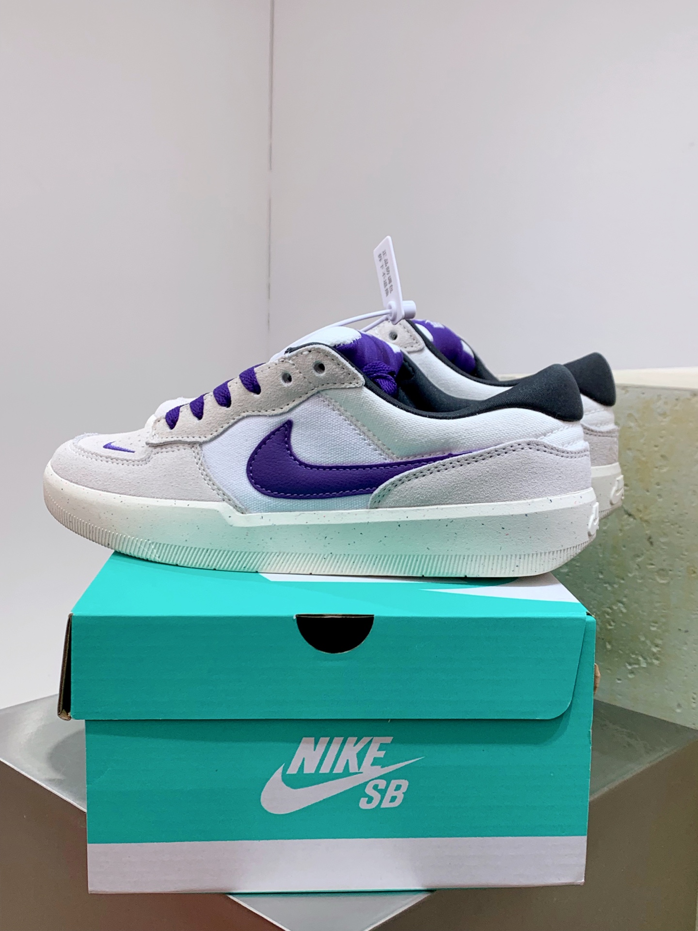 Nike Basic Shoes Gray L-s