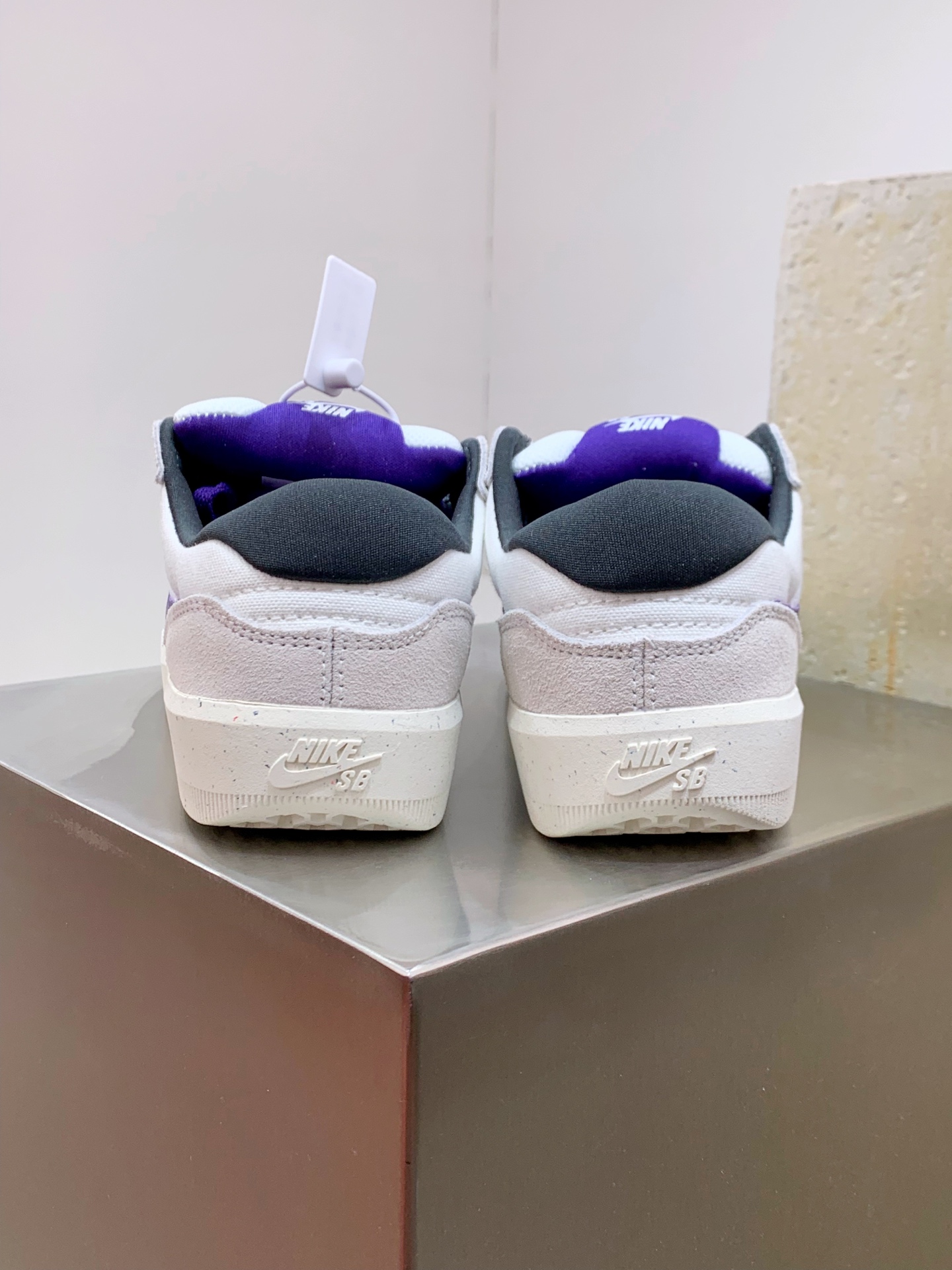 Nike Basic Shoes Gray L-s