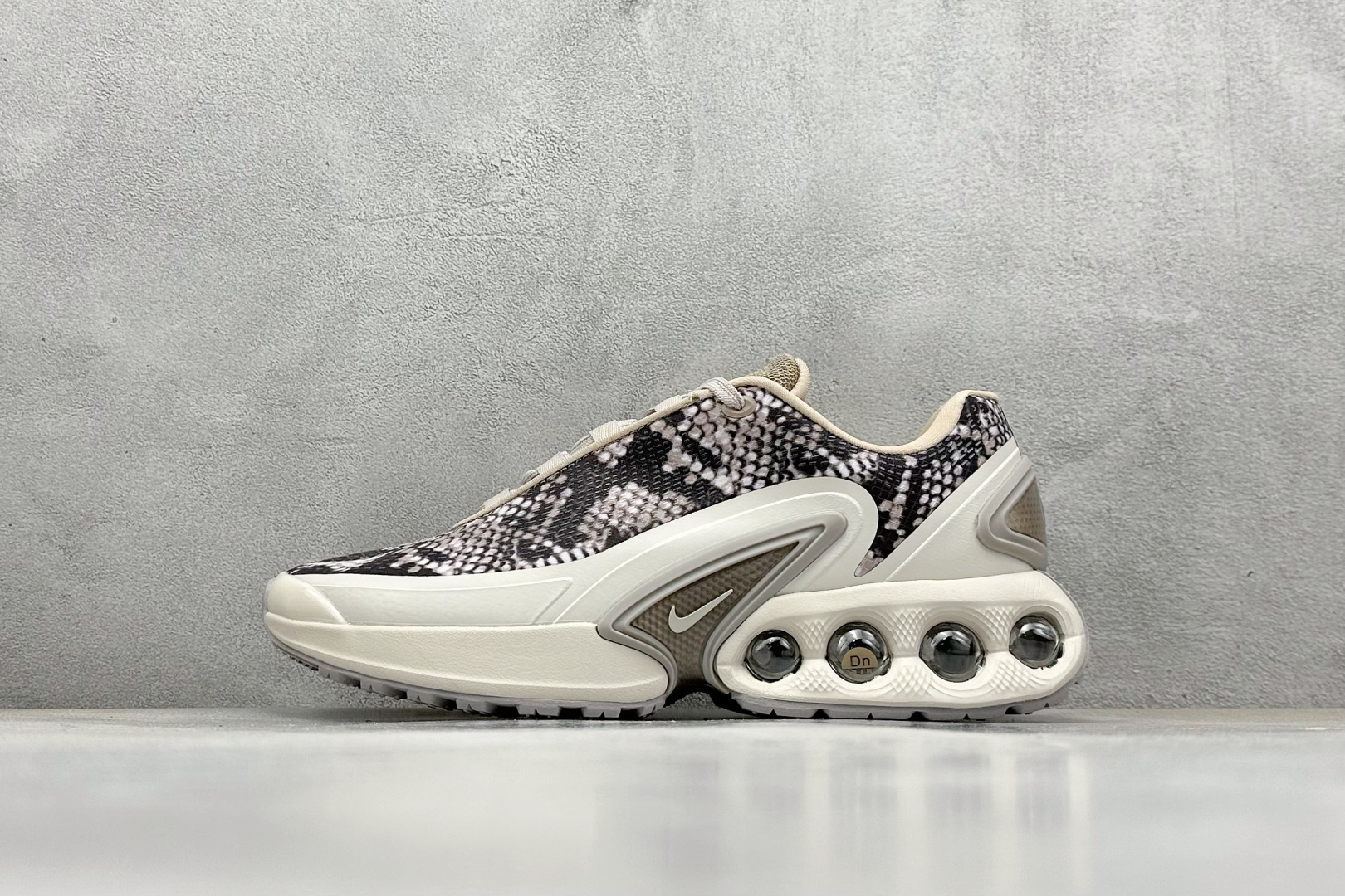 Nike Sneakers Mesh Shock Absorbing M-l