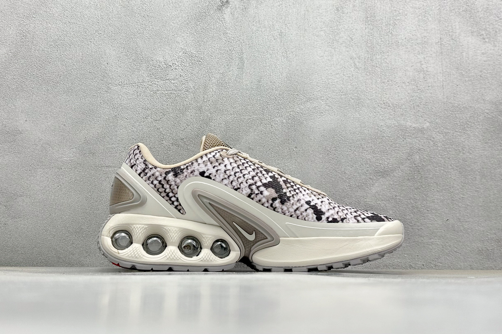 Nike Sneakers Mesh Shock Absorbing M-l