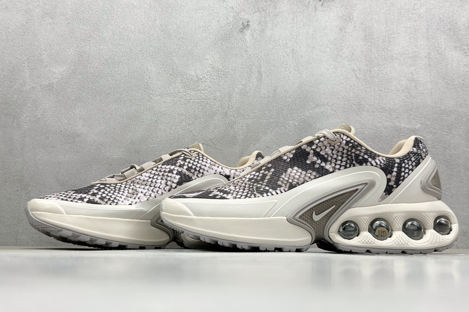 Nike Sneakers Mesh Shock Absorbing M-l