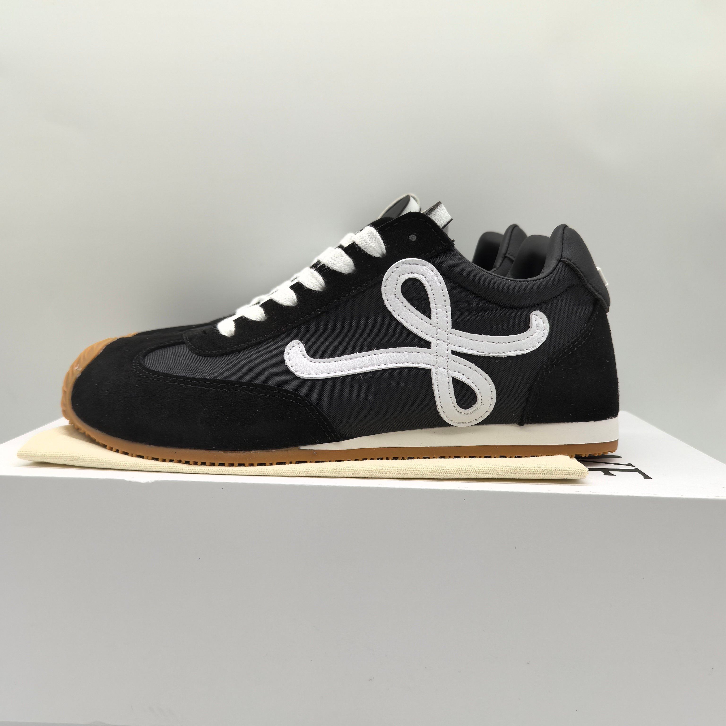 Loewe Couple Sneakers Lightweight L