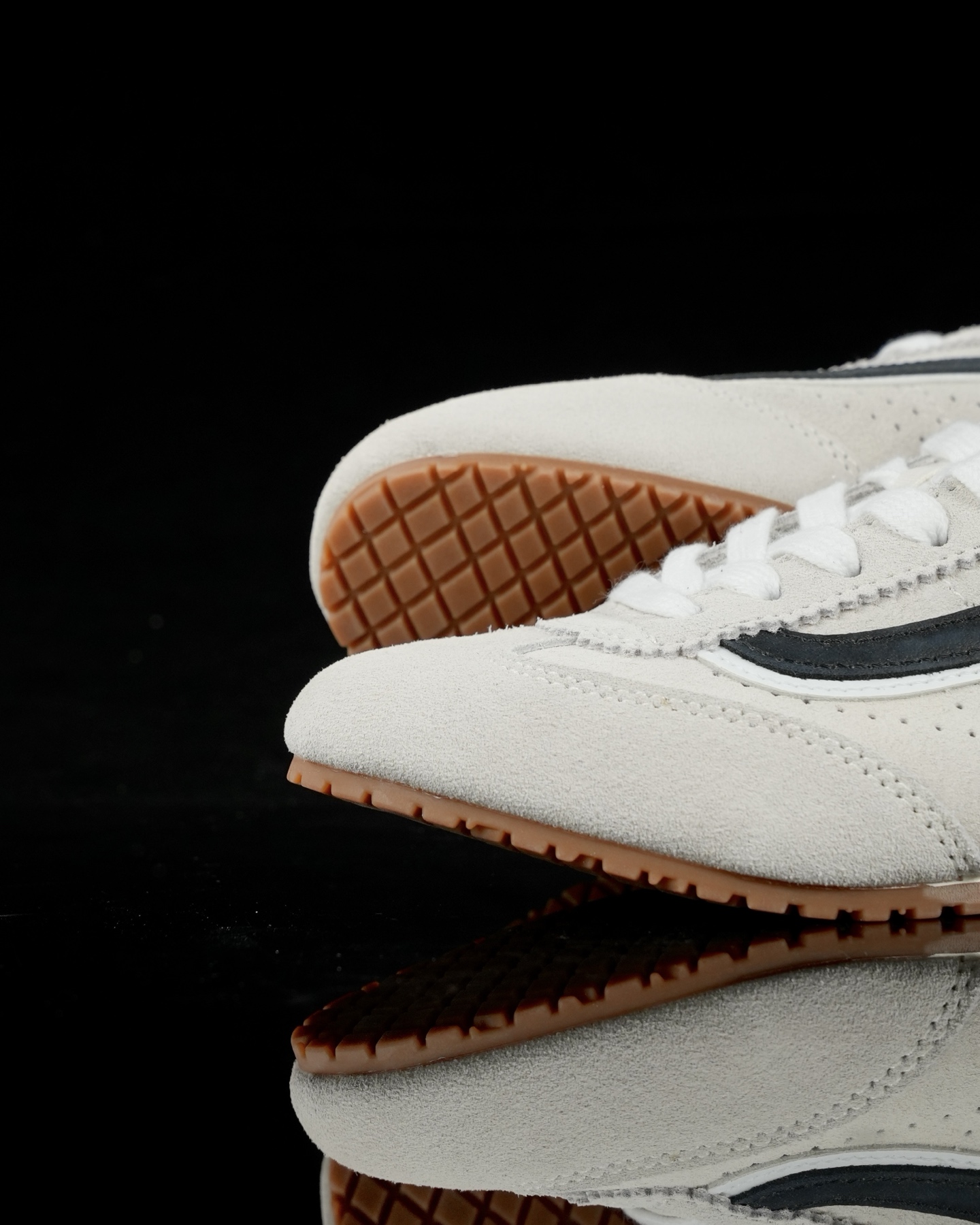 Vans Female Basic Shoes Black L-s