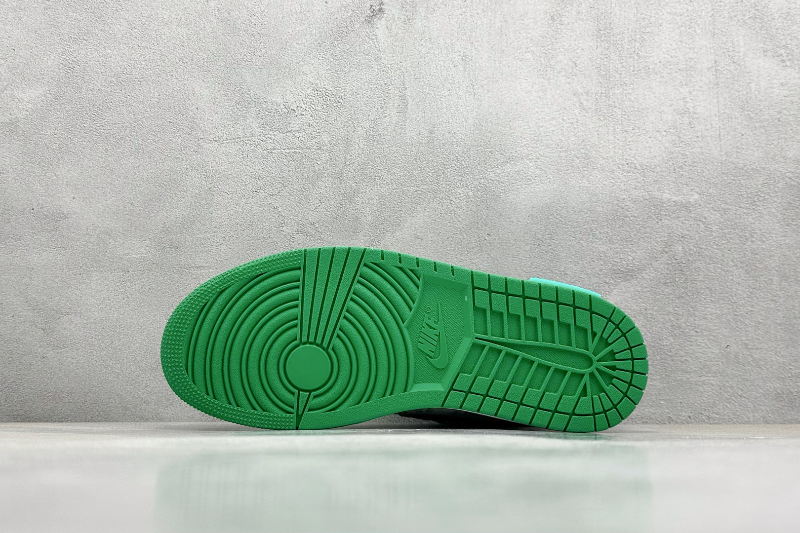 Jordan Nike Basic Shoes L