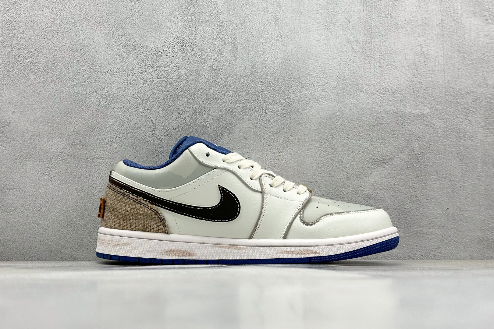 Jordan Nike Basic Shoes L