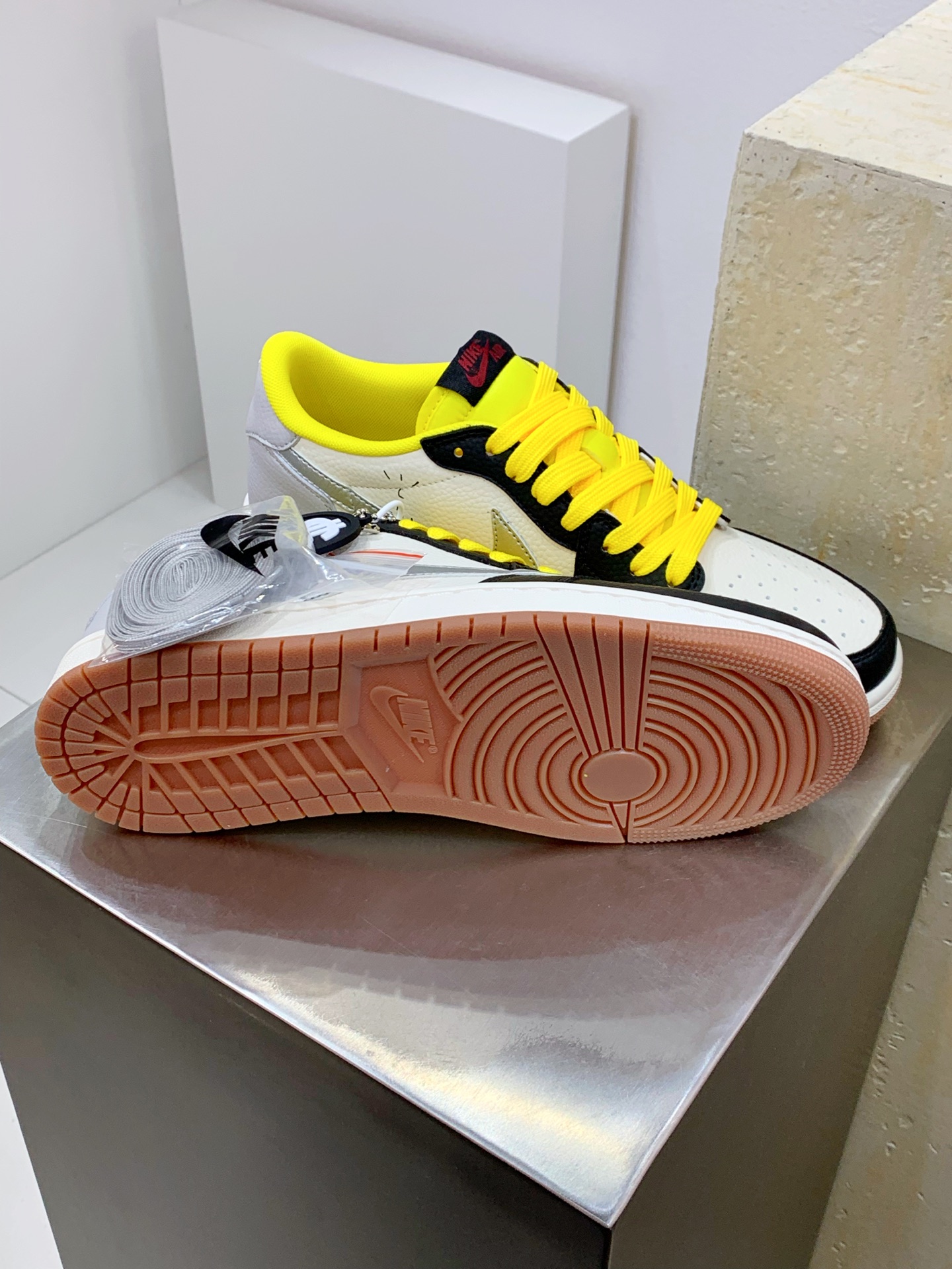 Jordan Nike Basic Shoes L-s