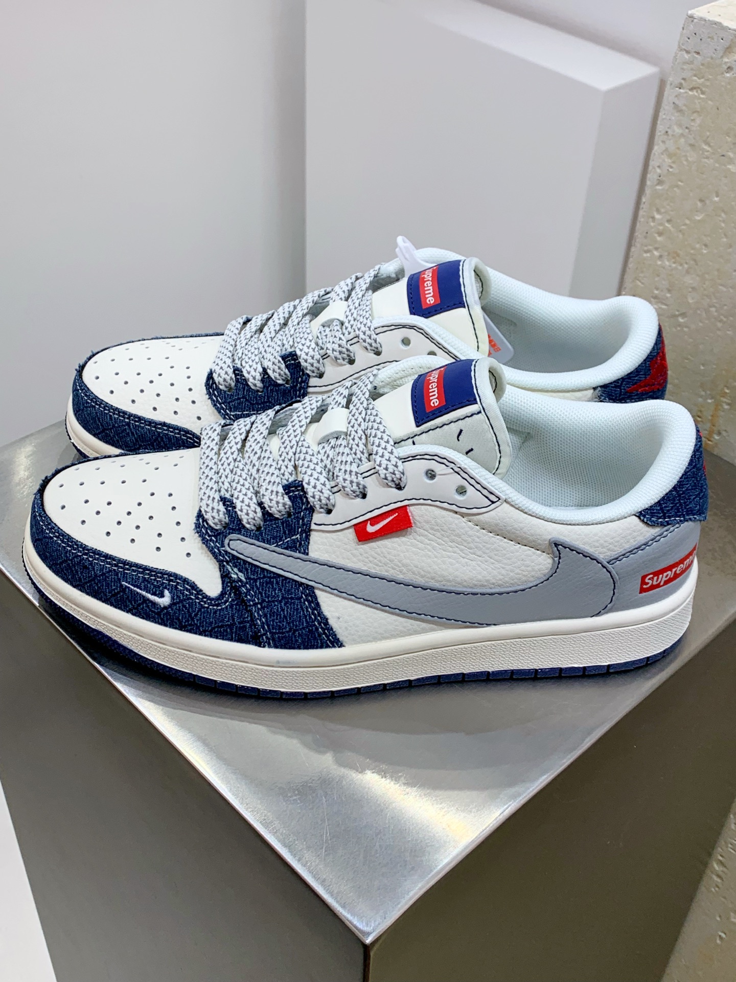 Jordan Nike Supreme Basic Shoes M-l-s