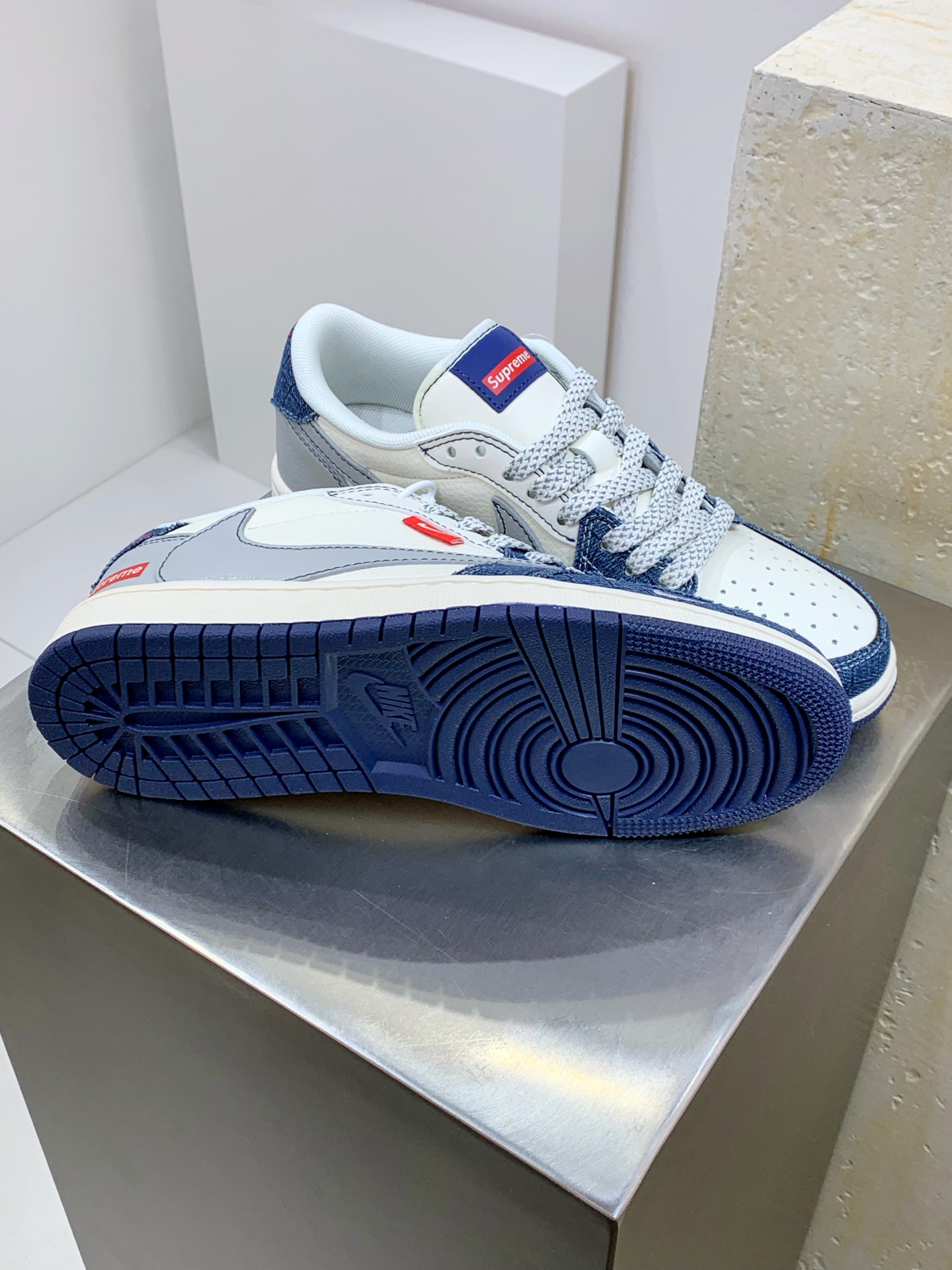 Jordan Nike Supreme Basic Shoes M-l-s