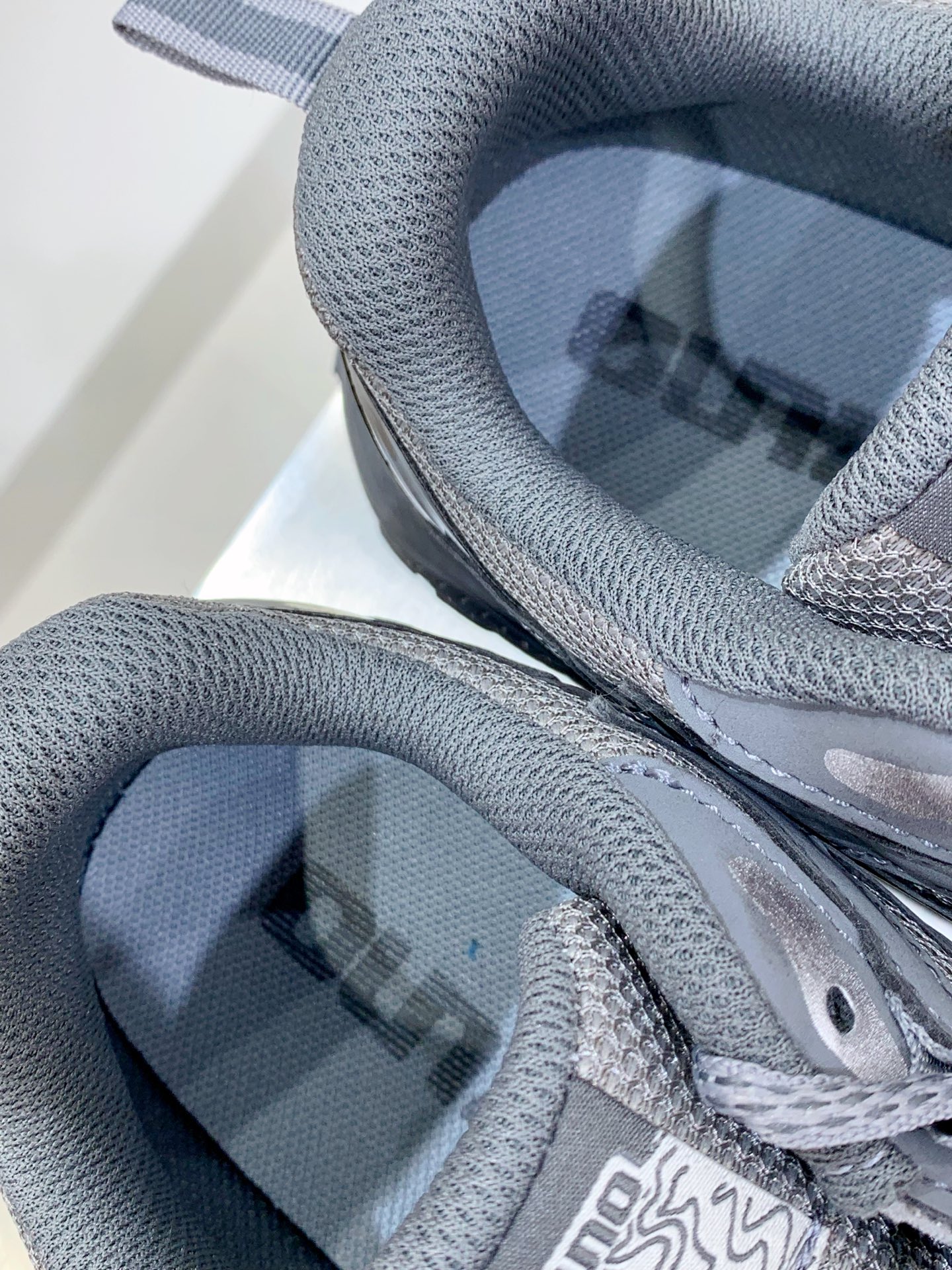 Male Running Shoes Shock Absorbing M-l-s