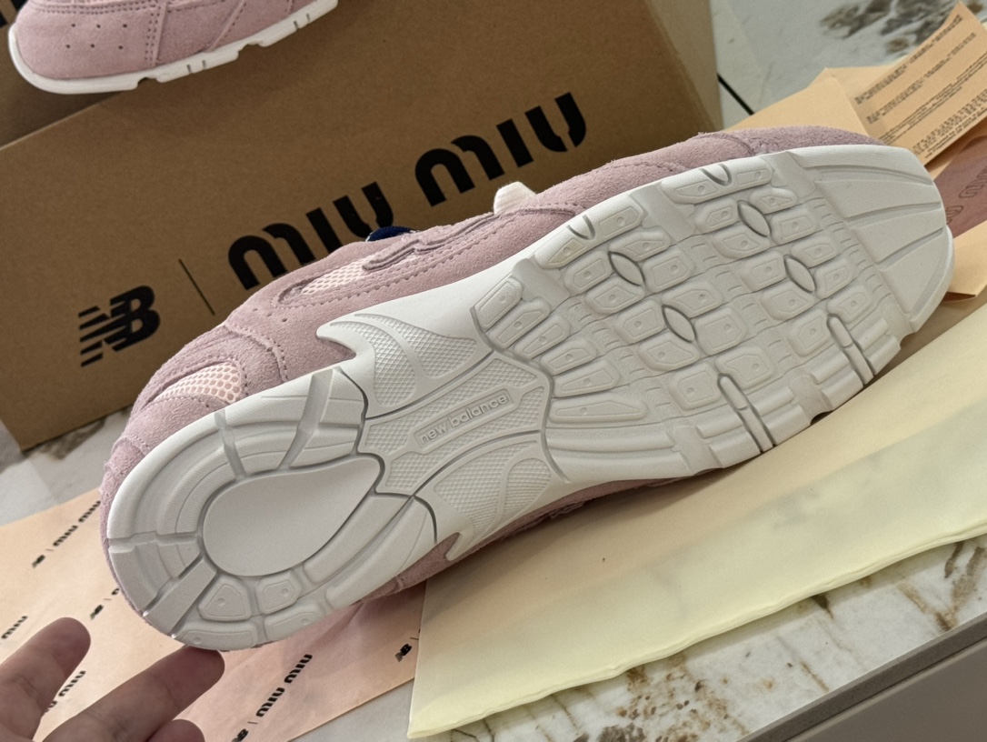 Miu Miu New Balance Male Sandals M-l-s