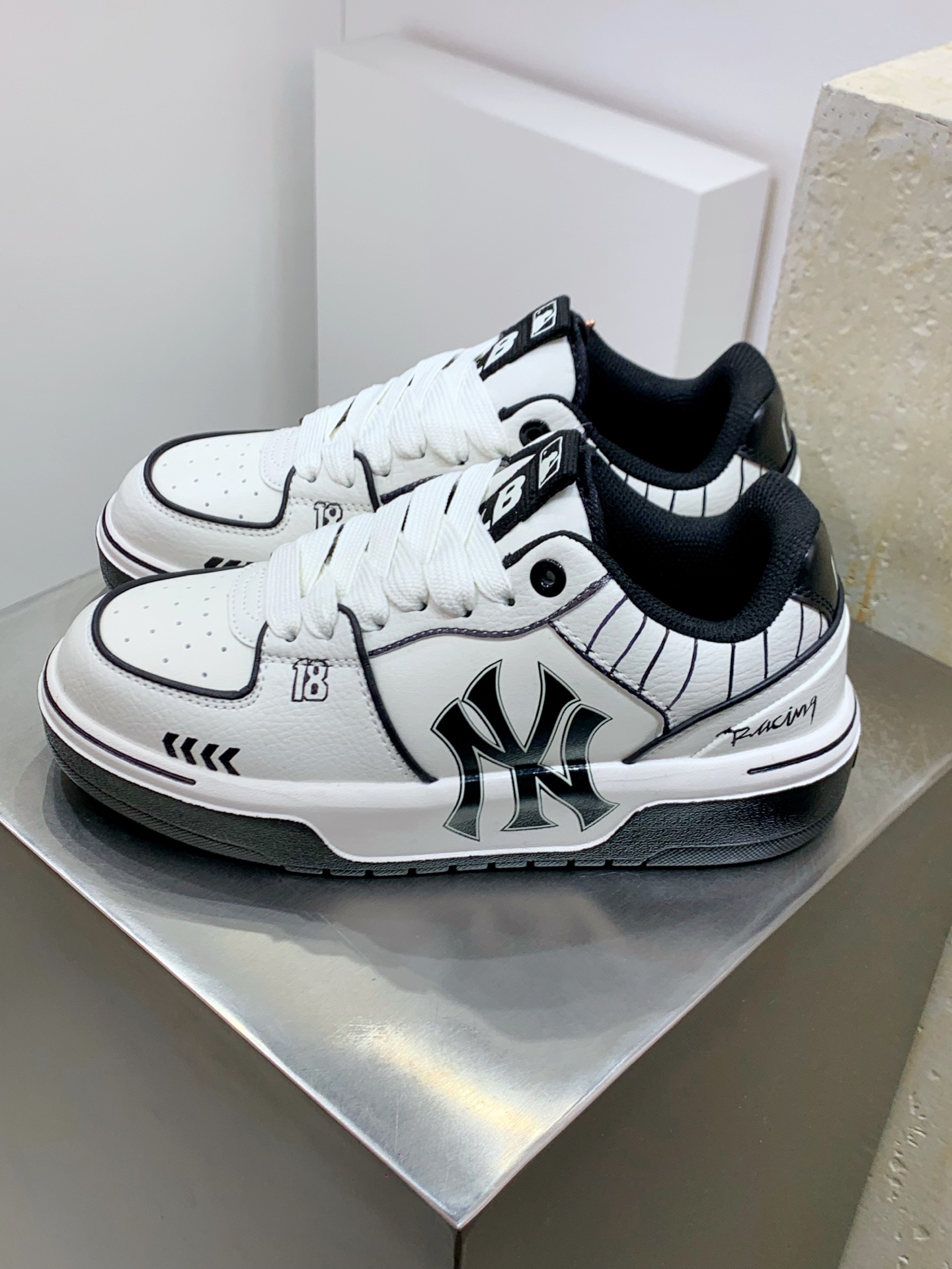 Nike Running Shoes M-l-s