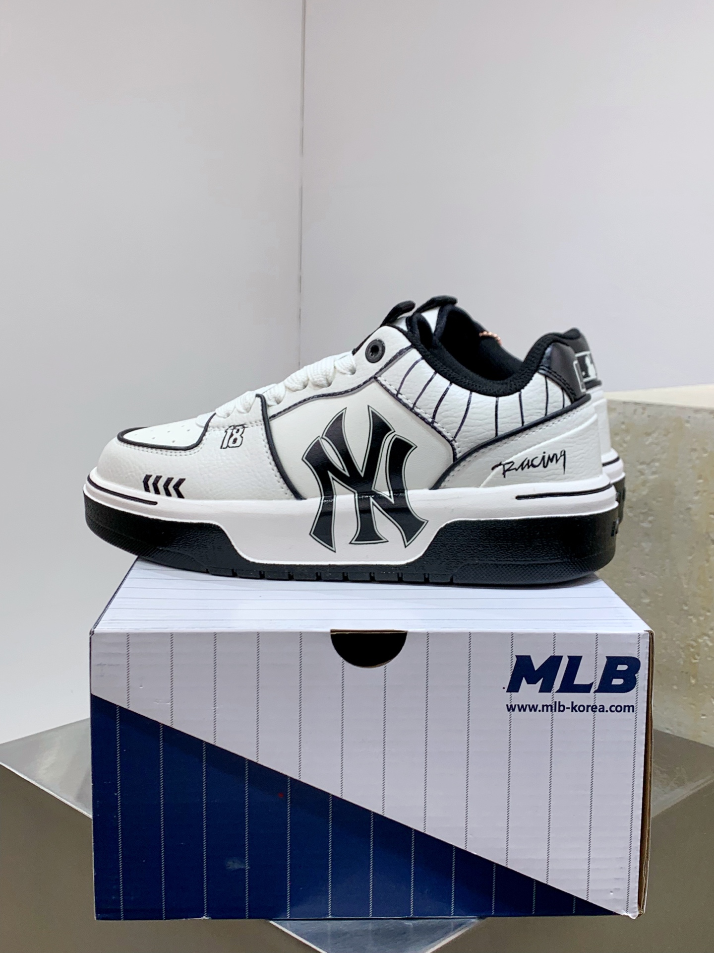 Nike Running Shoes M-l-s